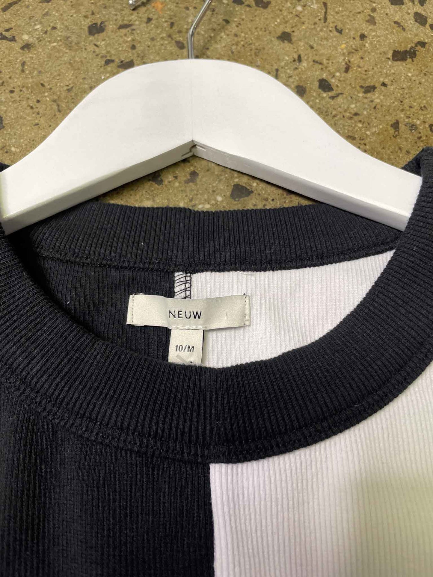 Size M | Neuw Ribbed Singlet