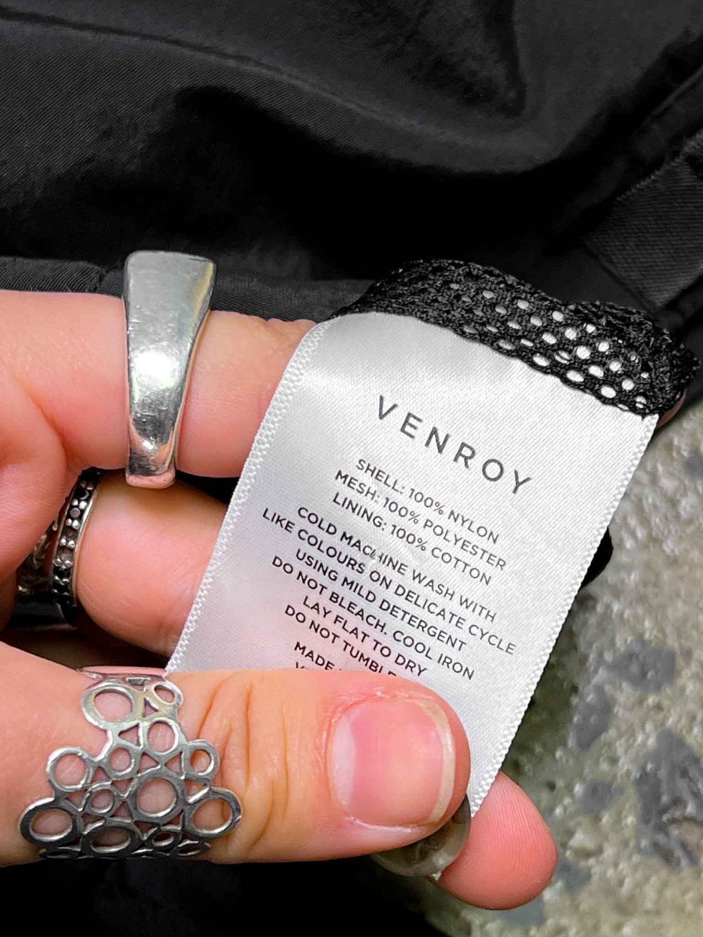 Size 32 | Venroy Black Nylon Tapered Pants