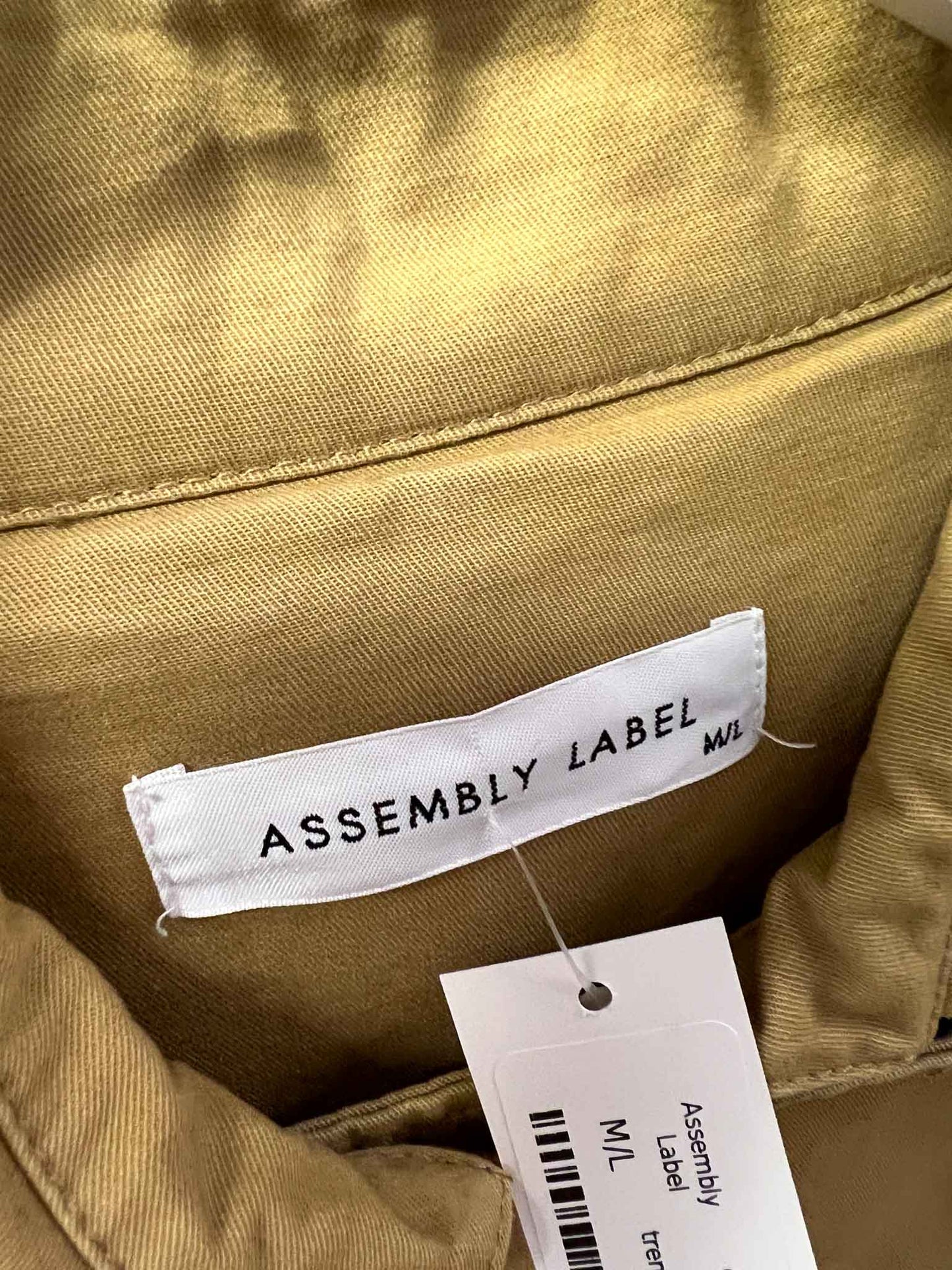 Size M/L | Assembly Label Trench Coat