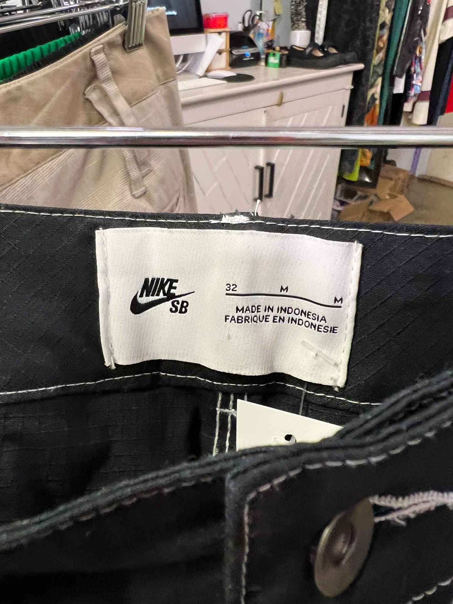 Size 32 | Nike SB Contrast Stitch Pants