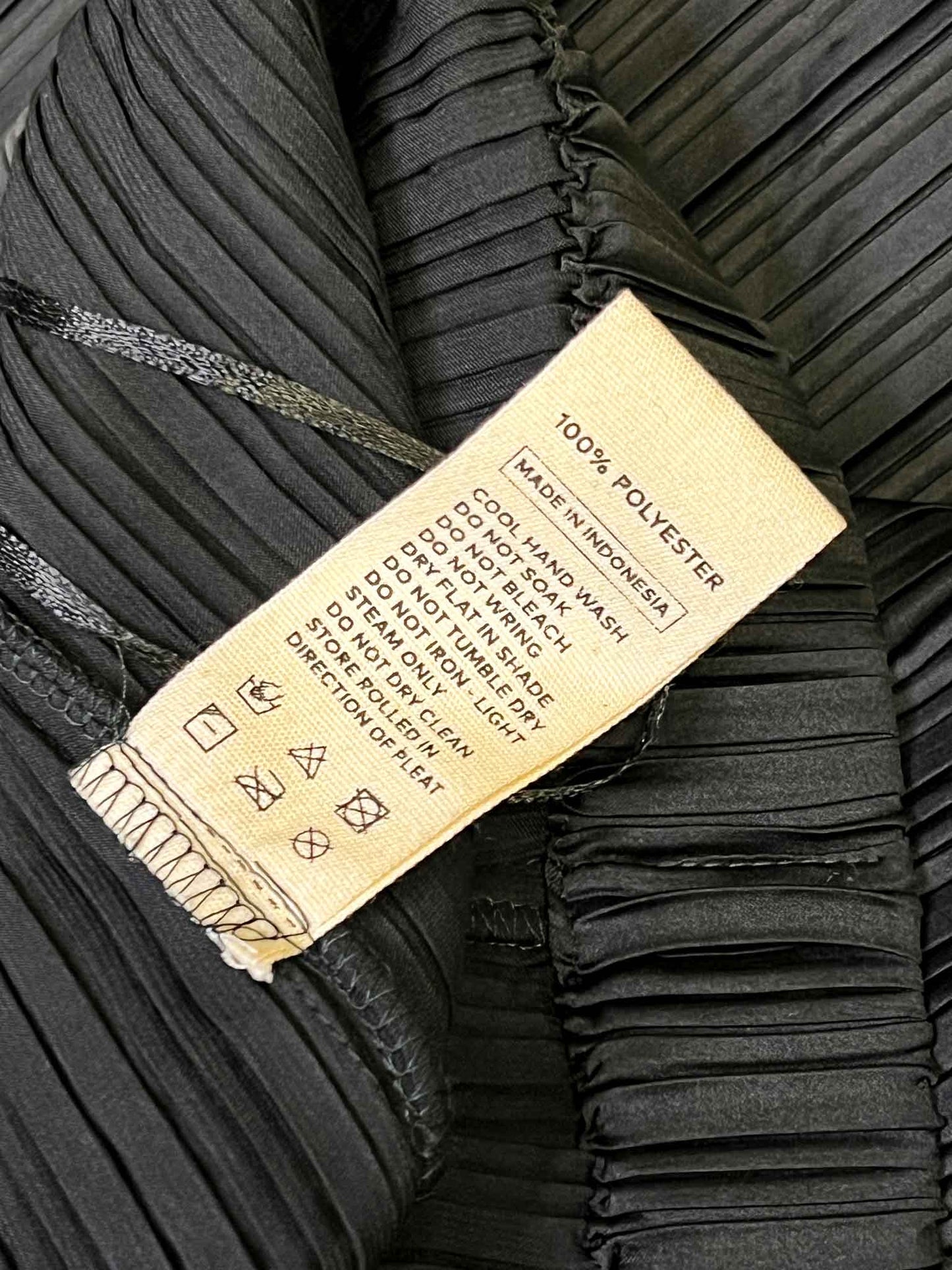 Size 10 (M) | Arthur Black Box Pleat Flare Pants