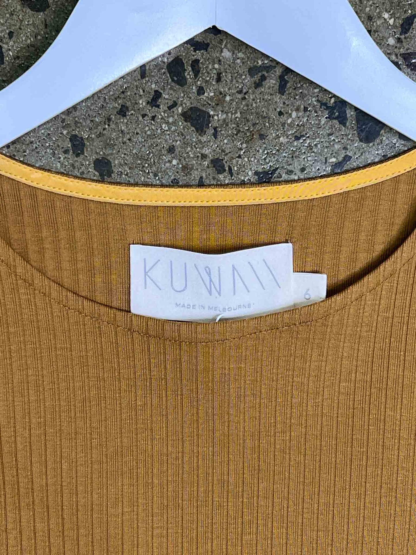 Size 6 | Kuwaii Fitted Ribbed Top