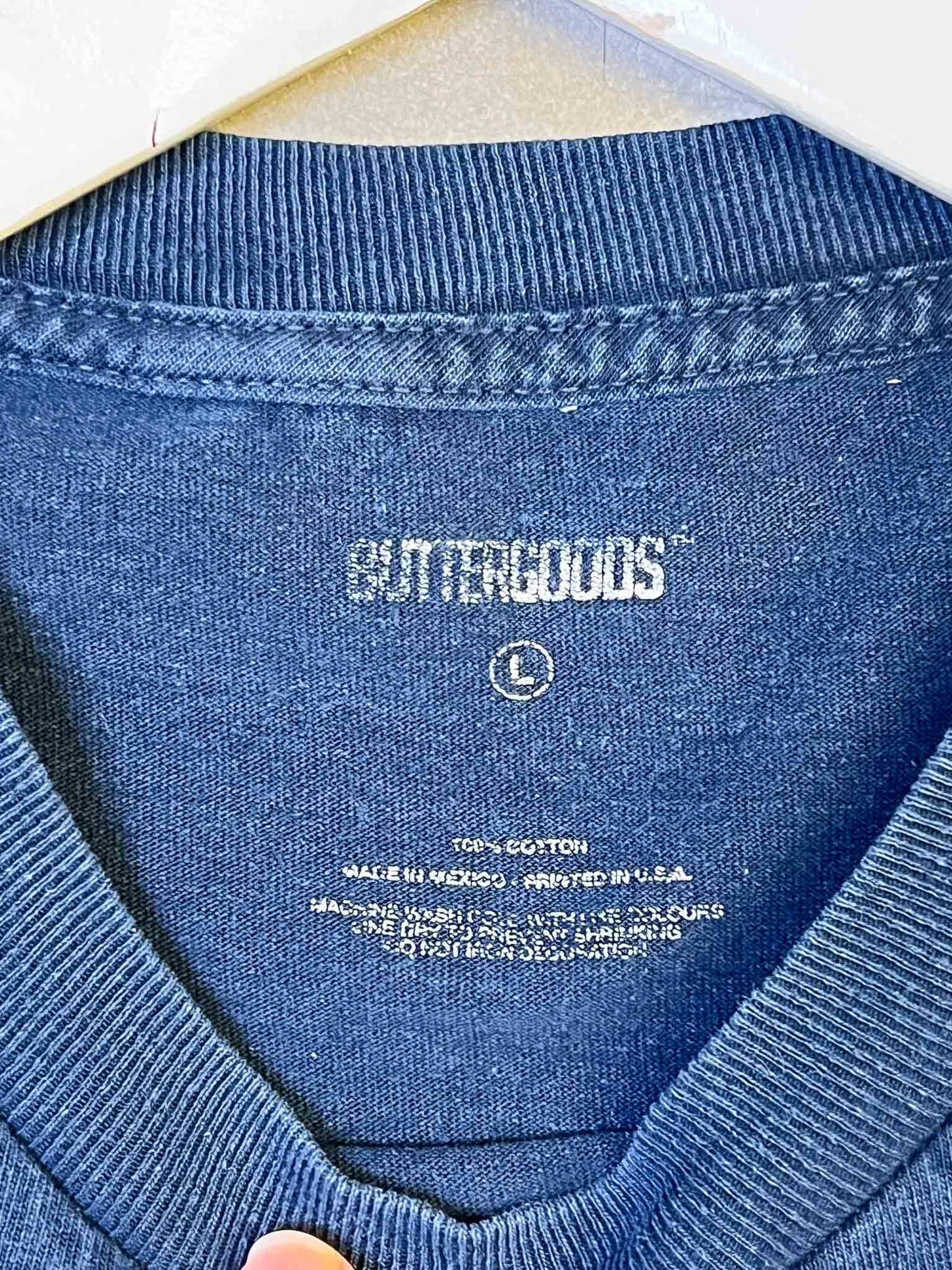 Size L | Butter Navy Graphic T-shirt