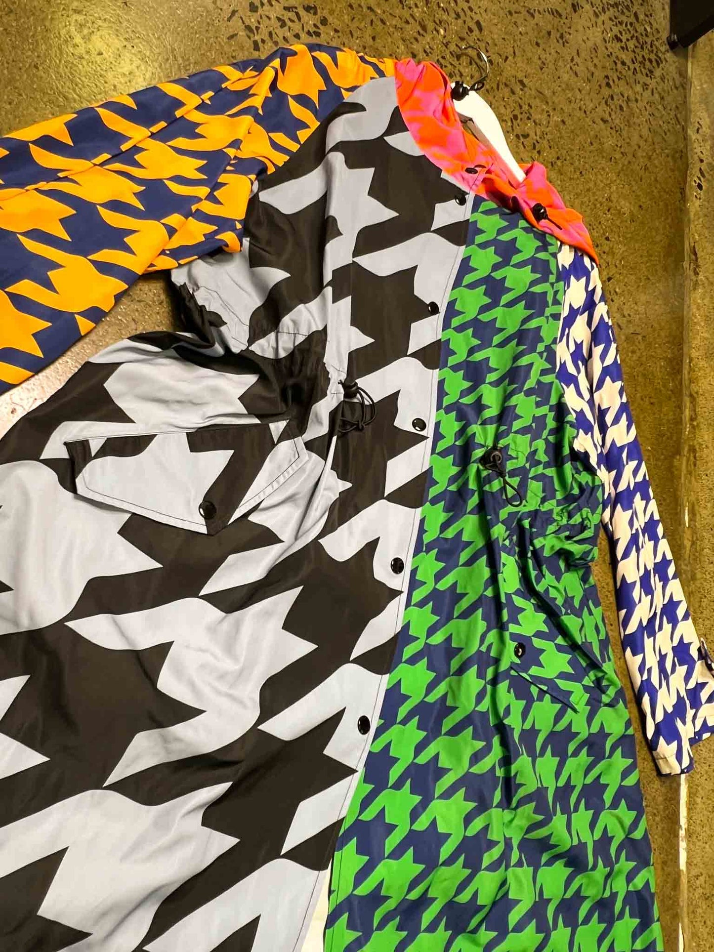 Size 14 | Gorman Panelled Houndstooth Rain Coat