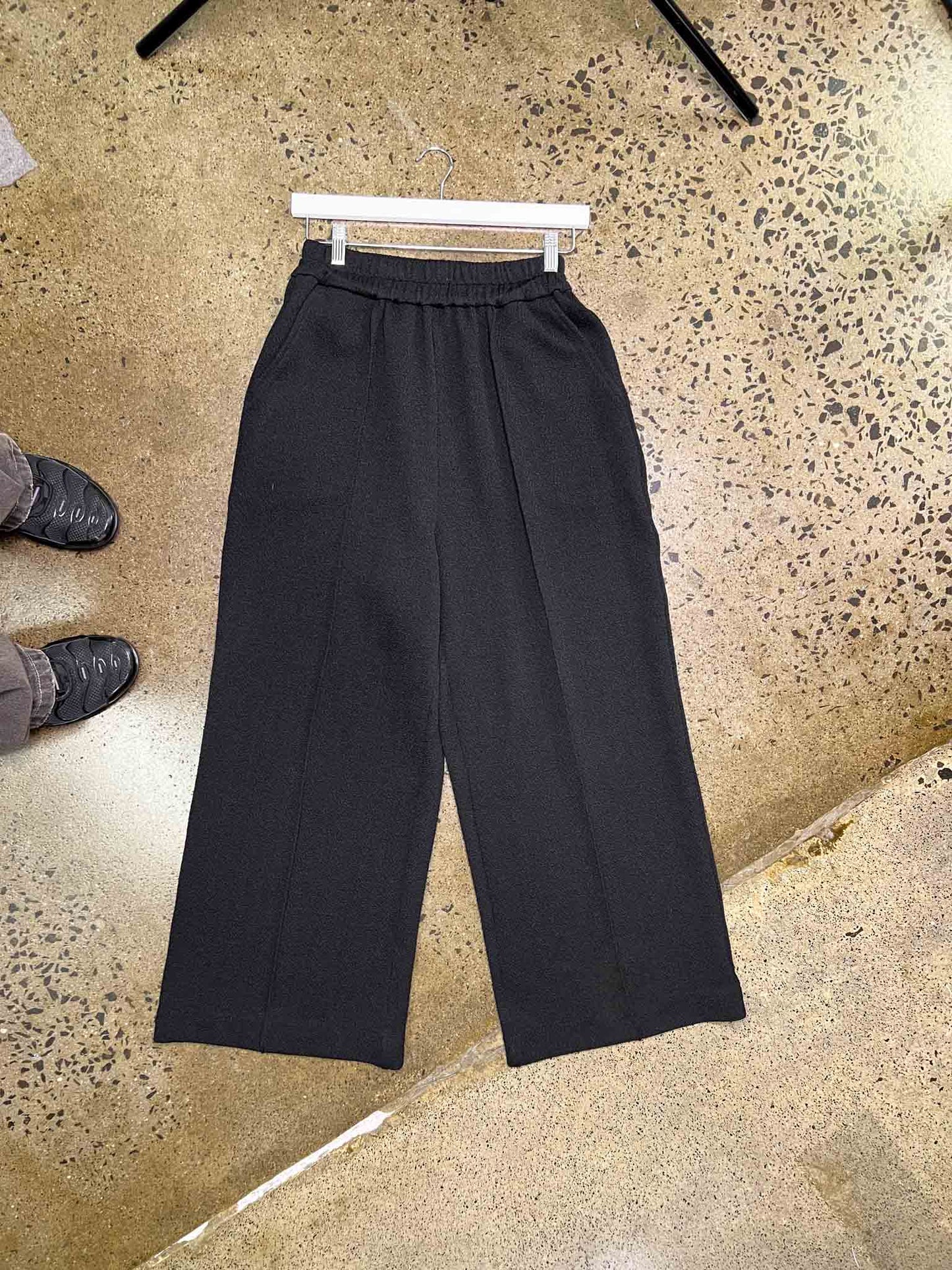 Size M | Alpha60 Black Wide-Leg Textured Pants