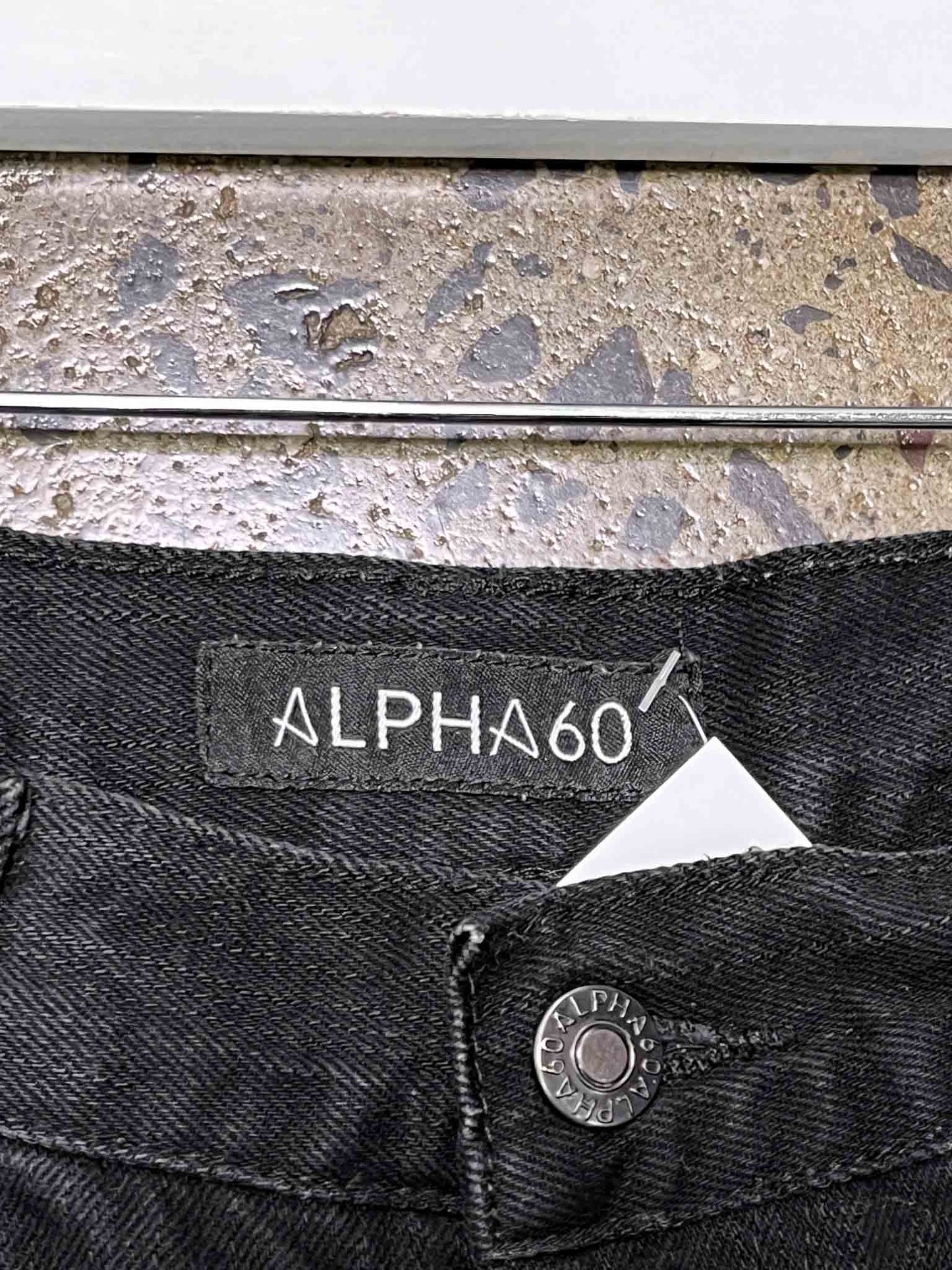 Size L (30) | Alpha60 Cropped Black Jeans