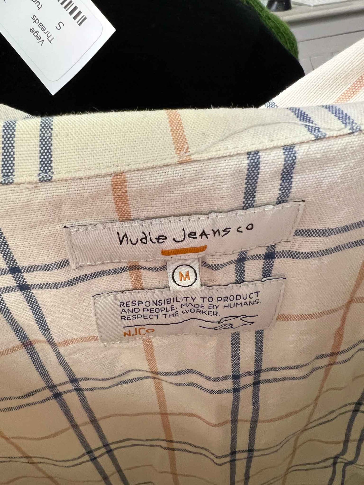 Size M | Nudie Jeans Cropped Fit Shirt