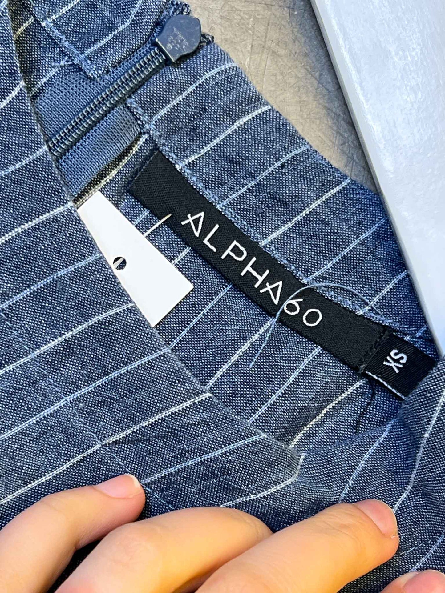 Size XS | Alpha60 Linen Pinstripe Cropped Top