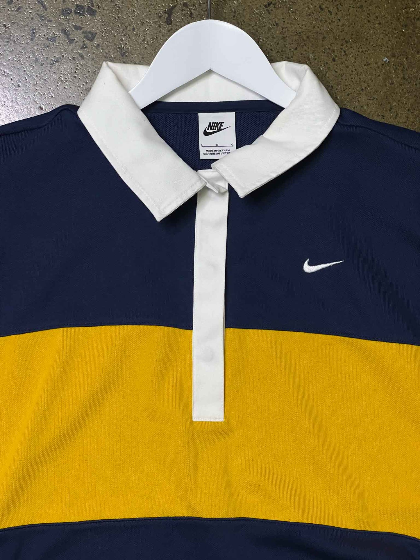 Size L | Nike Cropped Polo Top