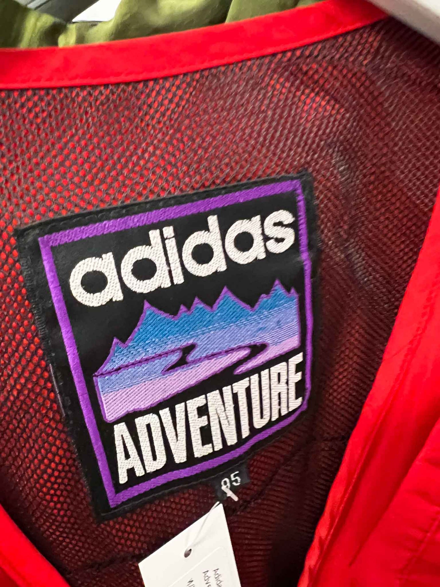 Size 95 (M/L) | Adidas Adventure Vintage Vest