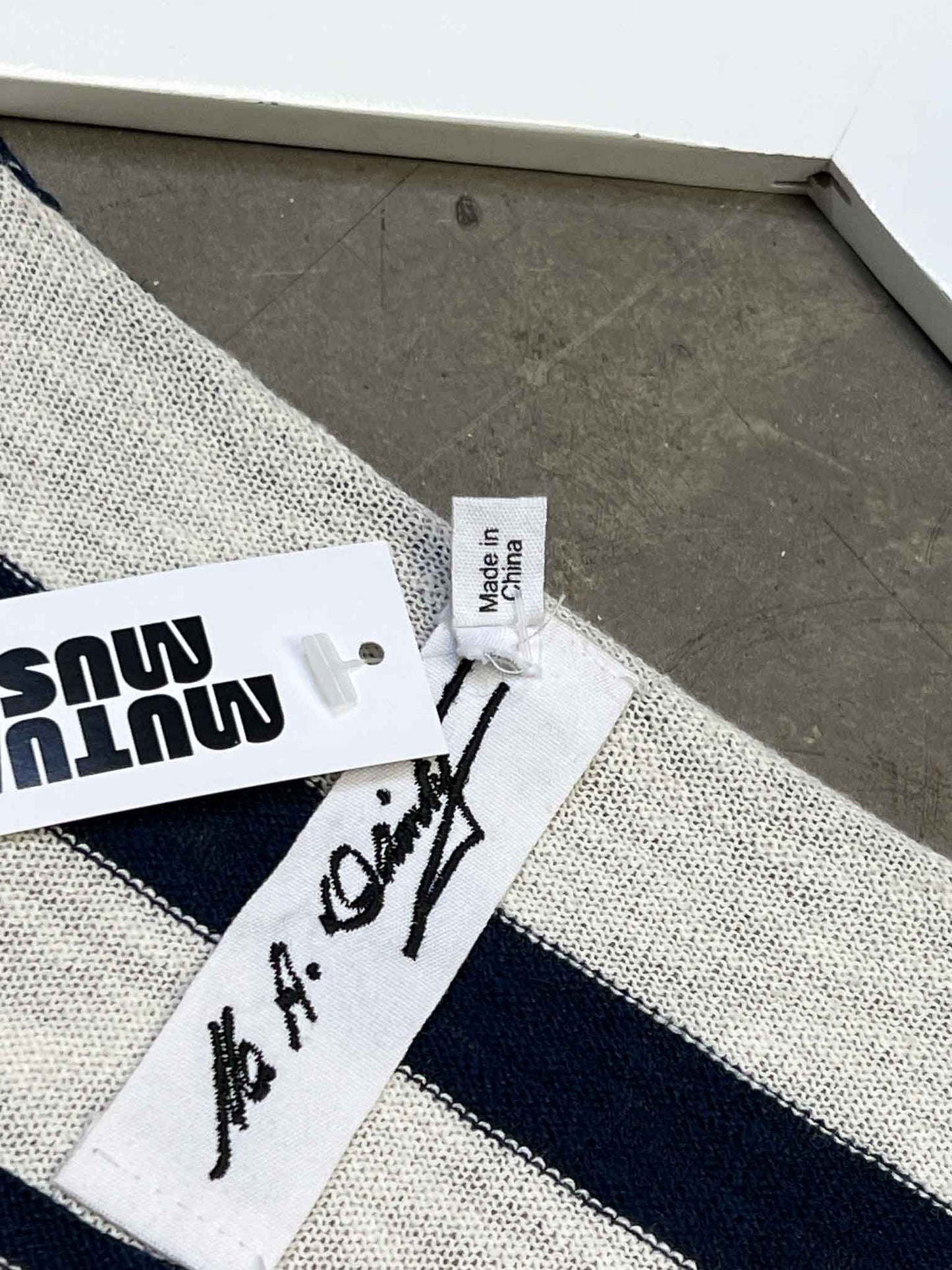 Size S | MA Dainty White/Navy Cotton Knit Long-Sleeve Top