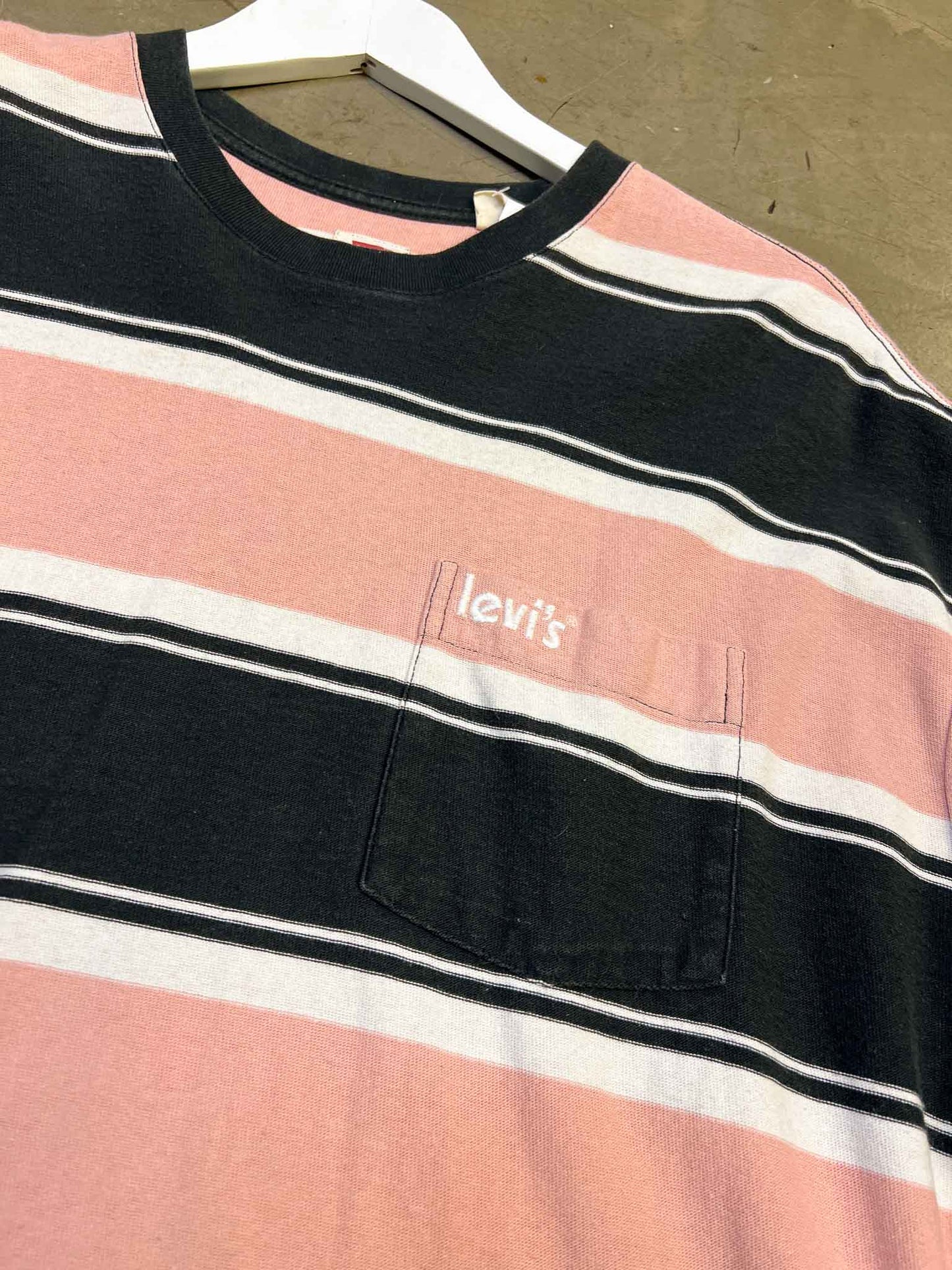 Size M | Levi's Stripy Oversized Cotton T-shirt