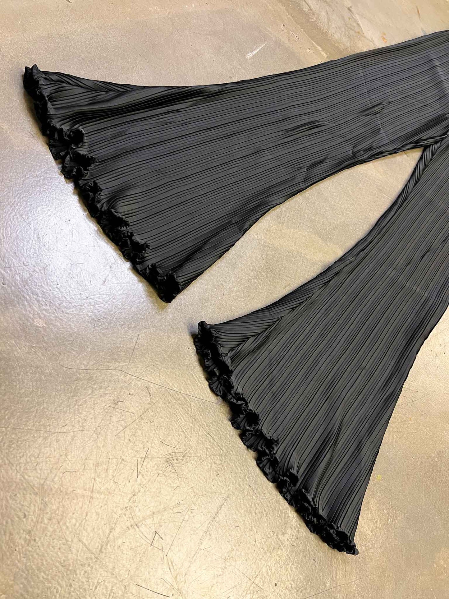 Size 10 (M) | Arthur Black Box Pleat Flare Pants