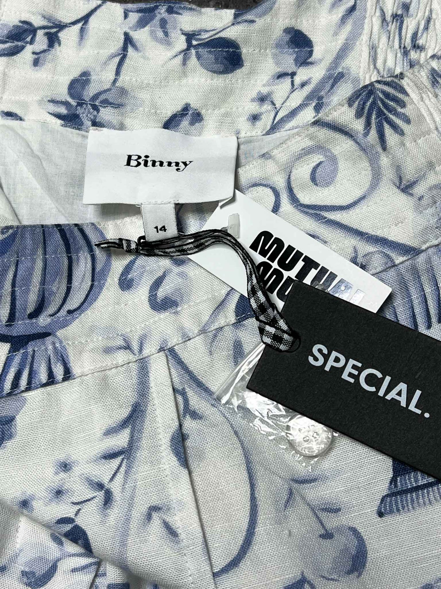 Size 14 | Binny Vase Mini Shorts