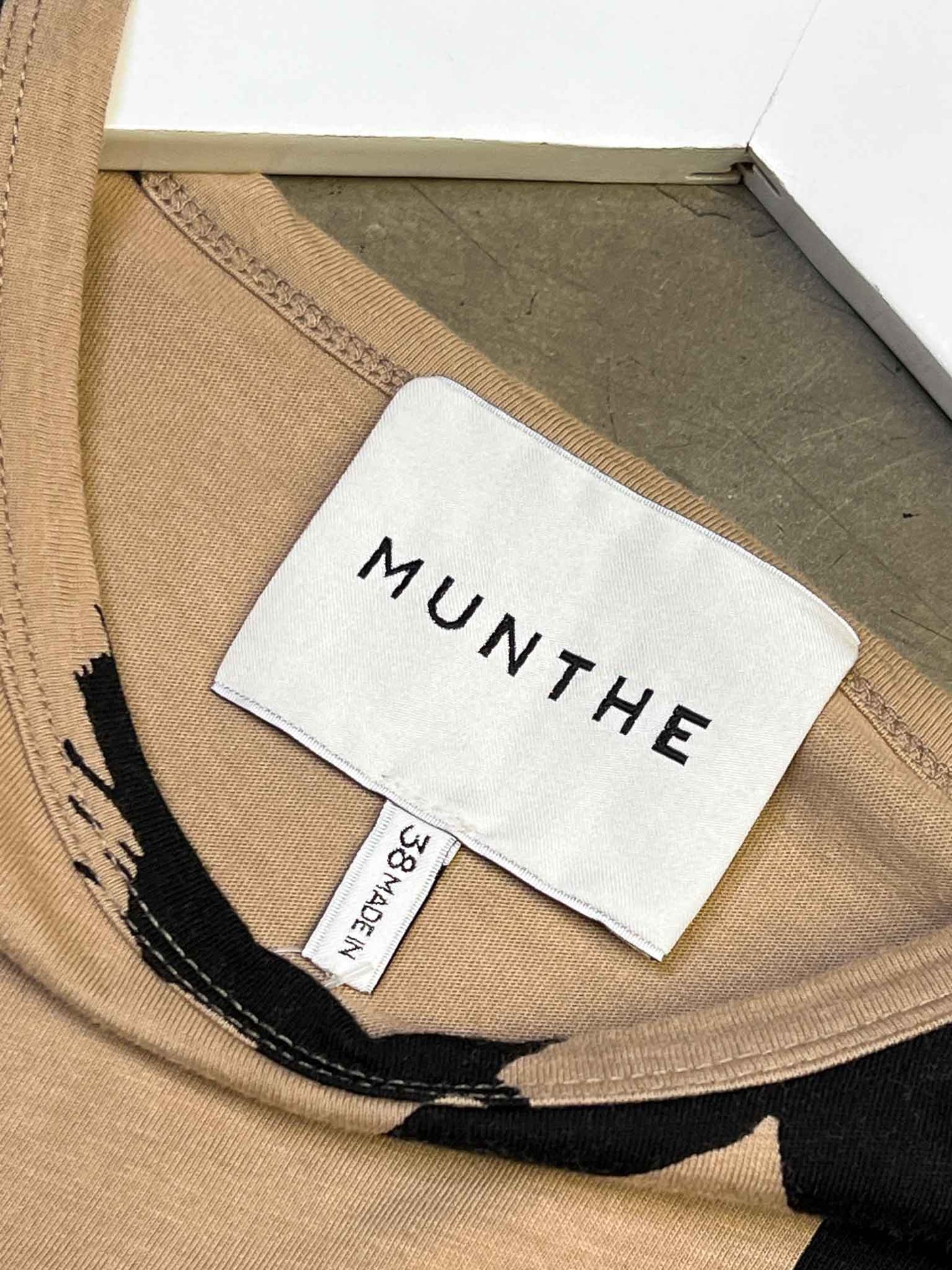 Size 10 (M) | Munthe Organic Cotton Tufa Horse Print T-Shirt
