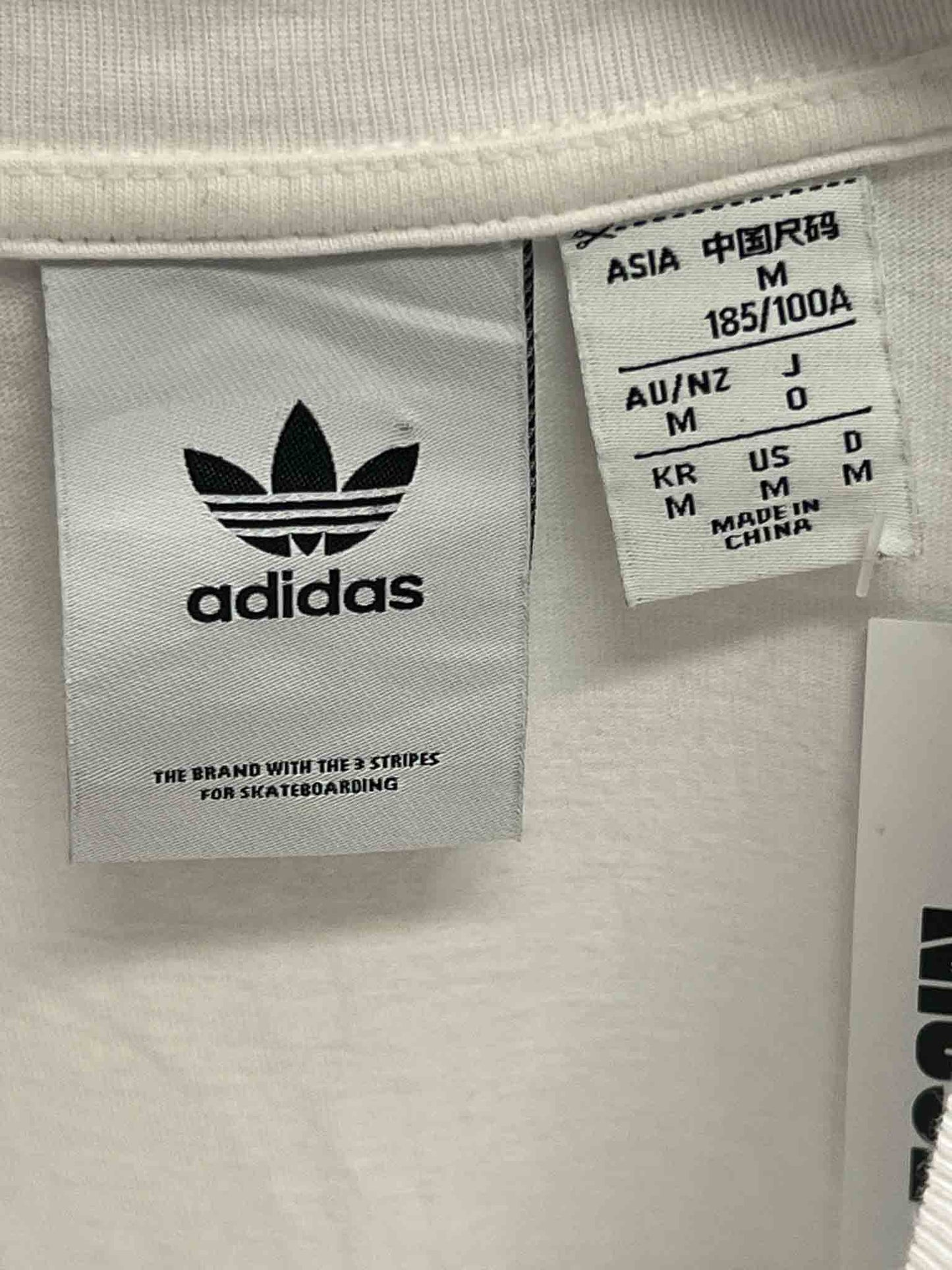 Size M | Adidas Logo Ghosts T-shirt