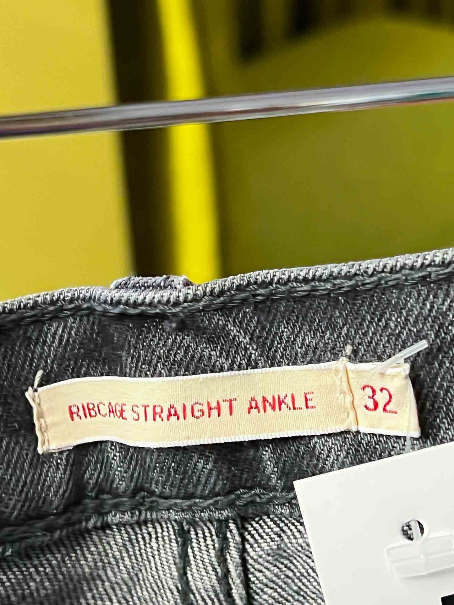 Size 32 | Levi's Ribcage Straight Jeans