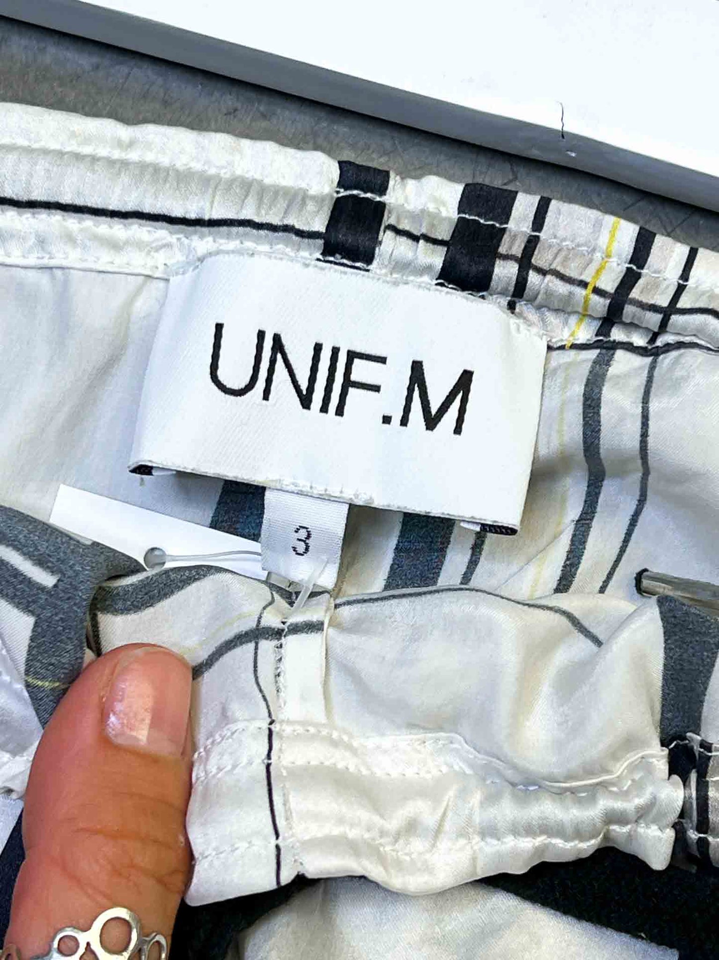 Size 34 (L) | Unif. M Silk Plaid Shorts