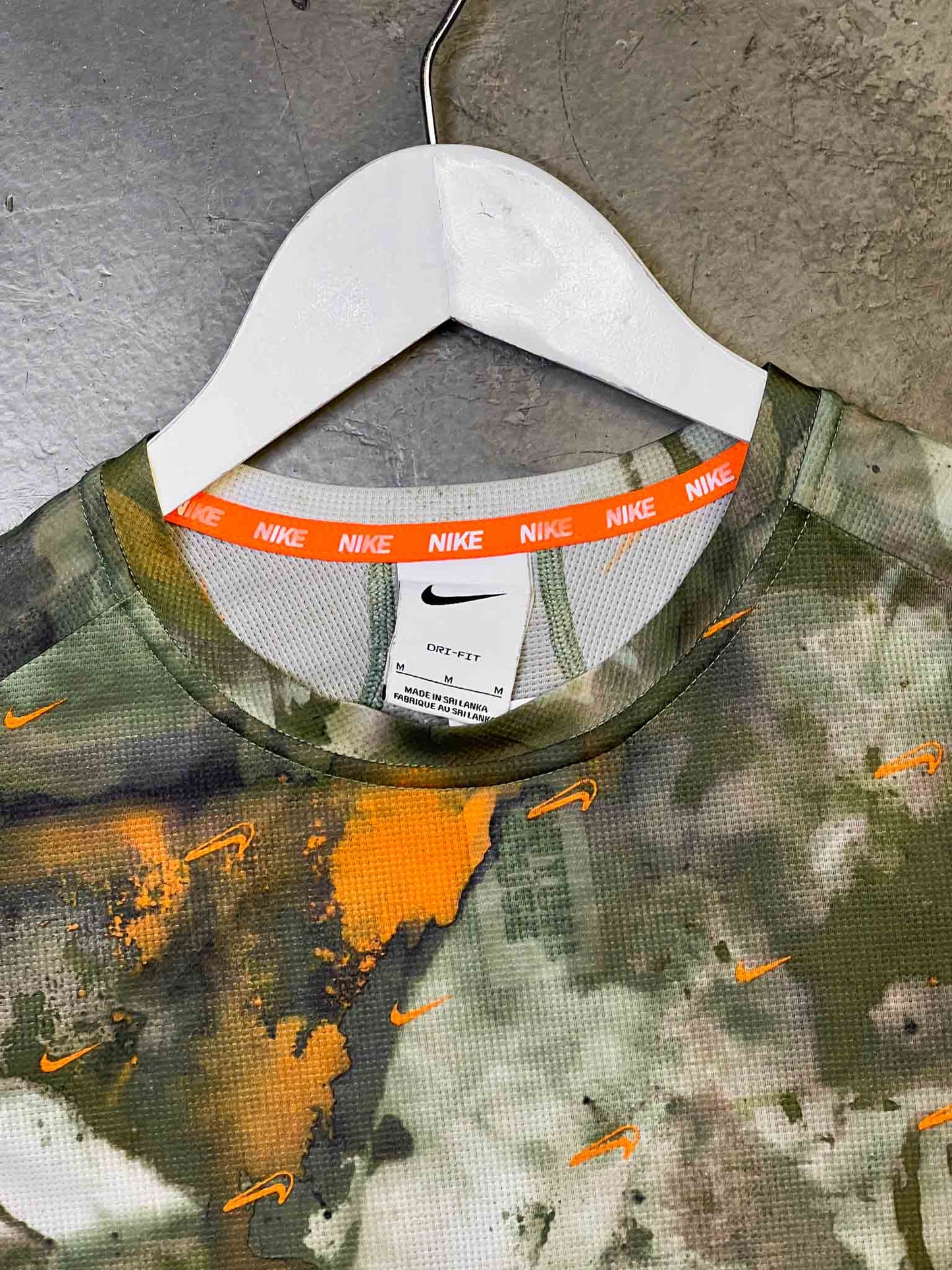 Size M | Nike Camo T-shirt