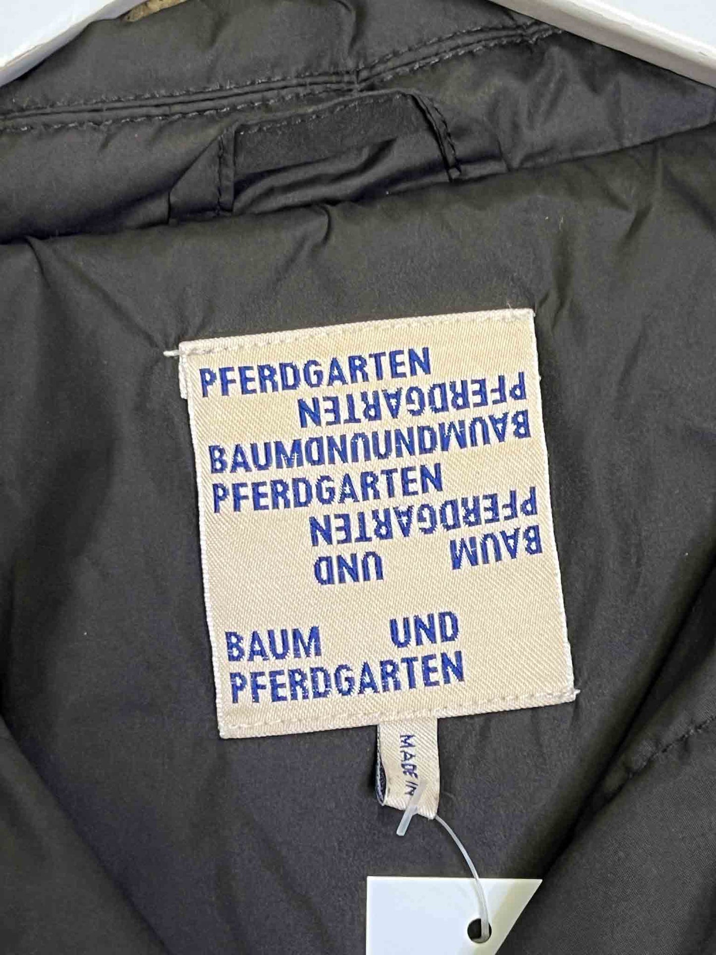 Size L | Baum und Pferdgarten Nylon Jacket