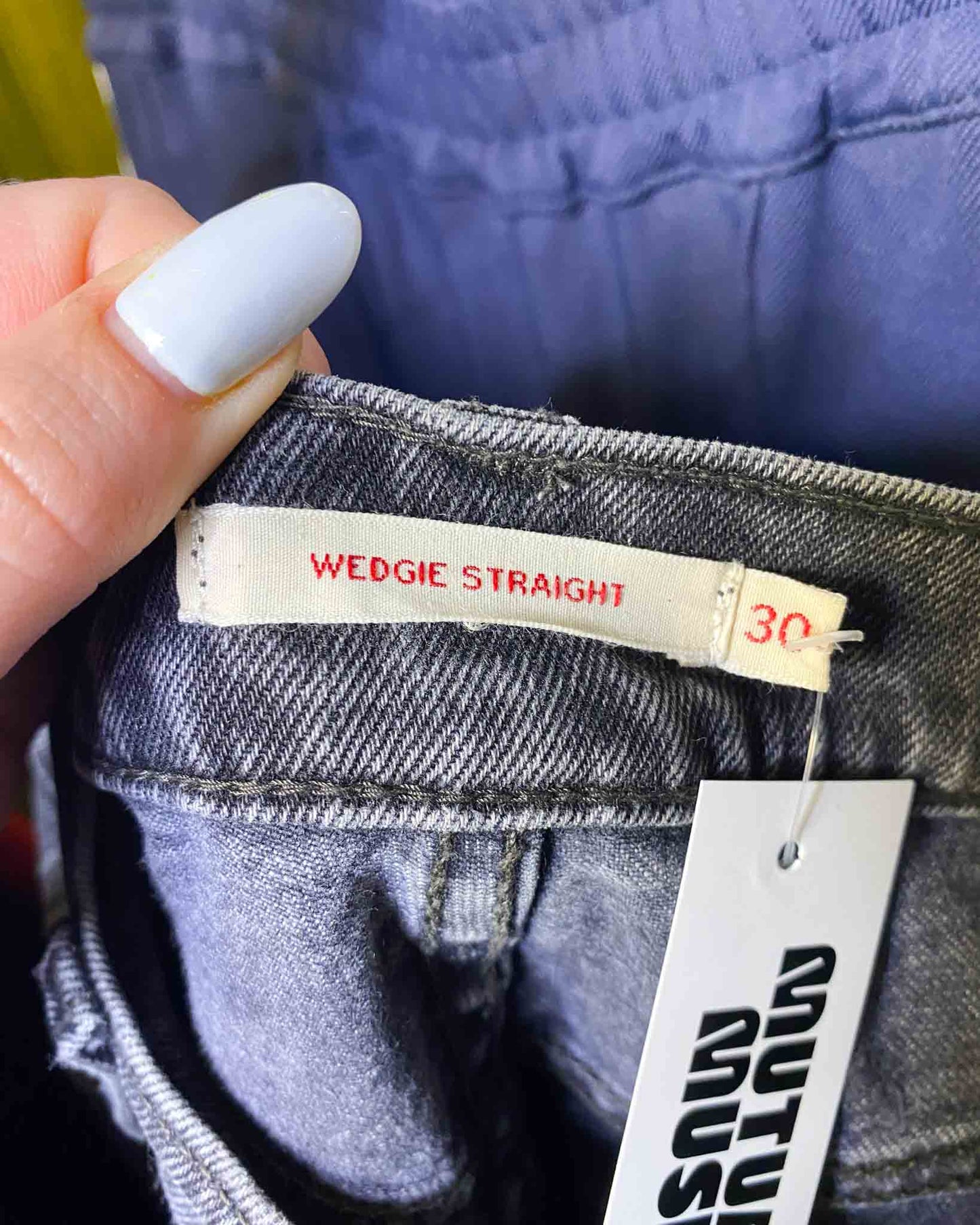 Size 30 | Levi's Wedgie Straight Jeans