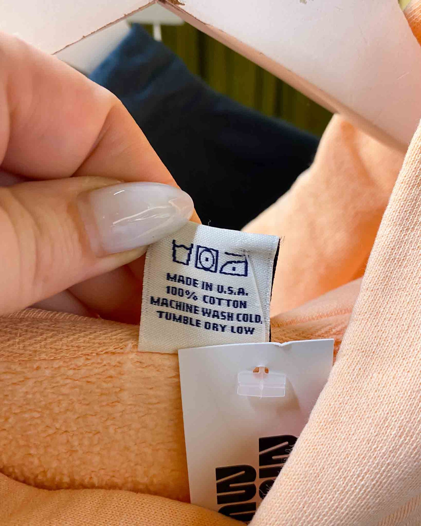 Size M | Sporty & Rich Logo Hoodie