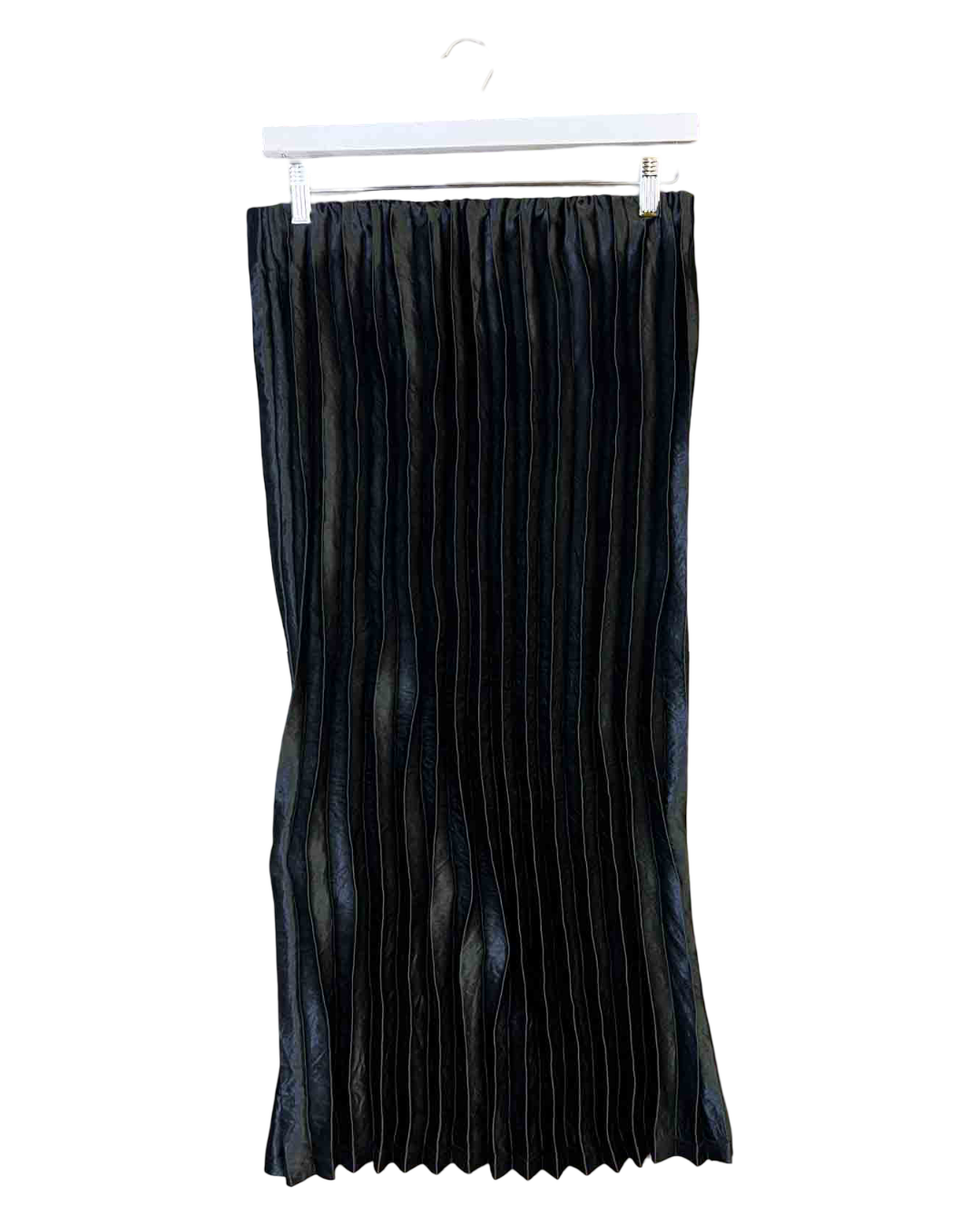 Size L | Alpha60 Black Satin Pleated Skirt