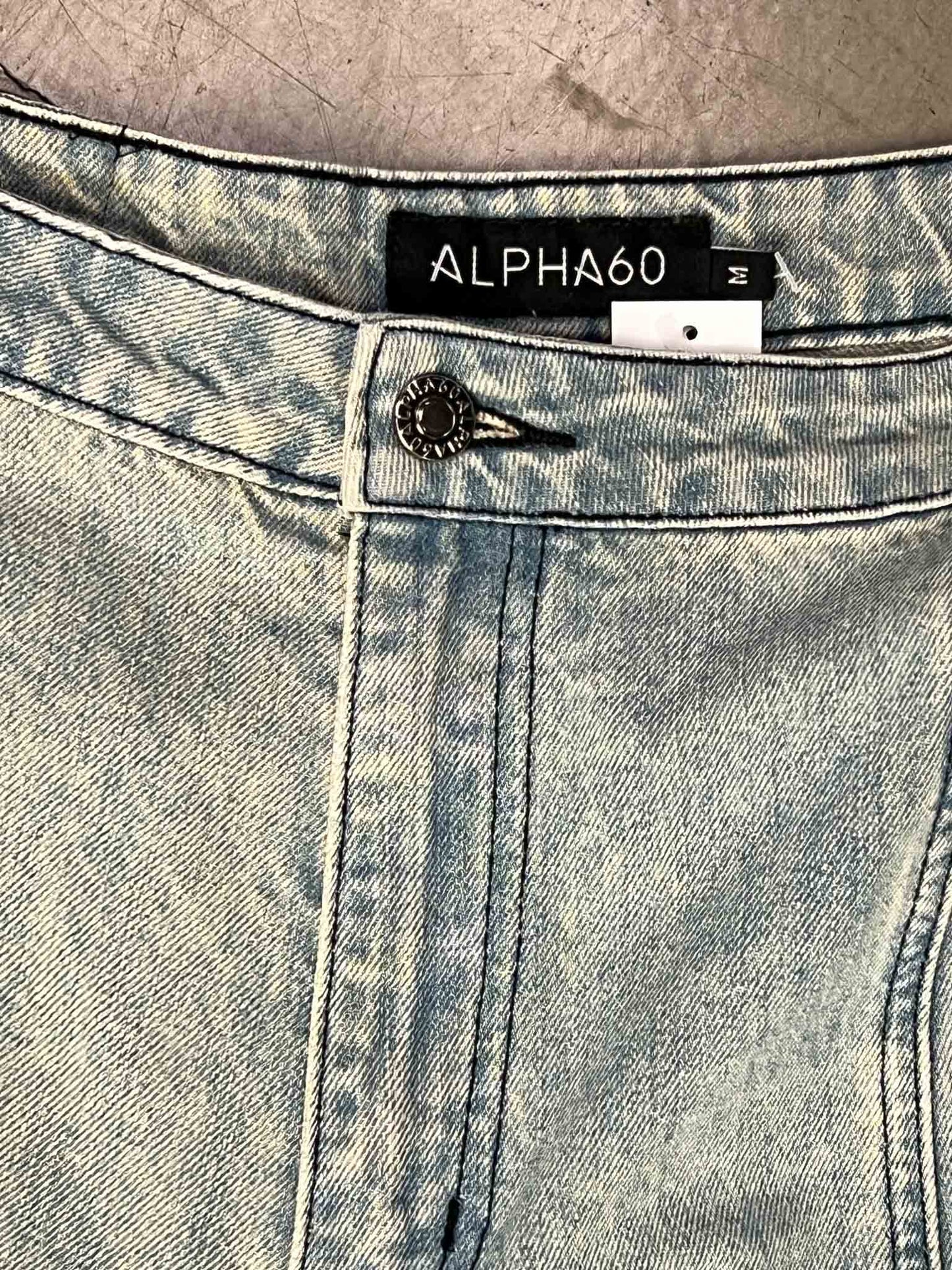 Size M (28) | Alpha60 Lightwash Cargo Jeans
