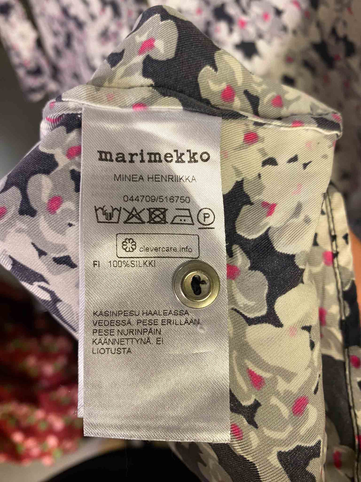Size S | Marimekko White and Grey Minea Floral Silk Shirt