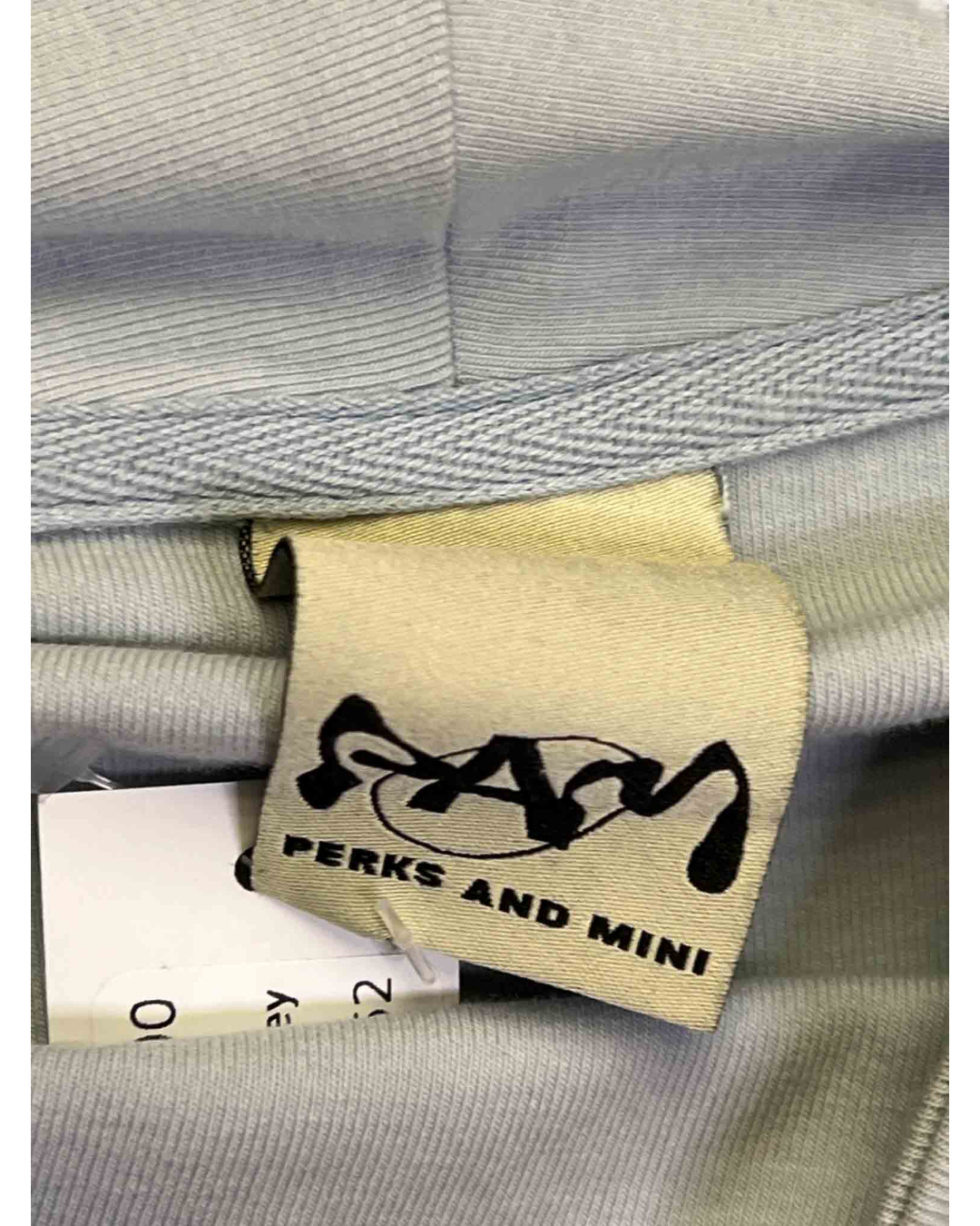 Size L | Perks and Mini Long Sleeve Cropped Top