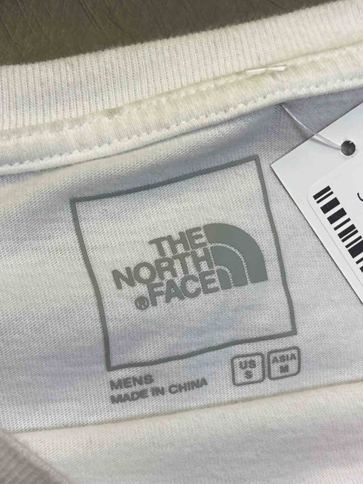 Size S | The North Face Sydney T-shirt