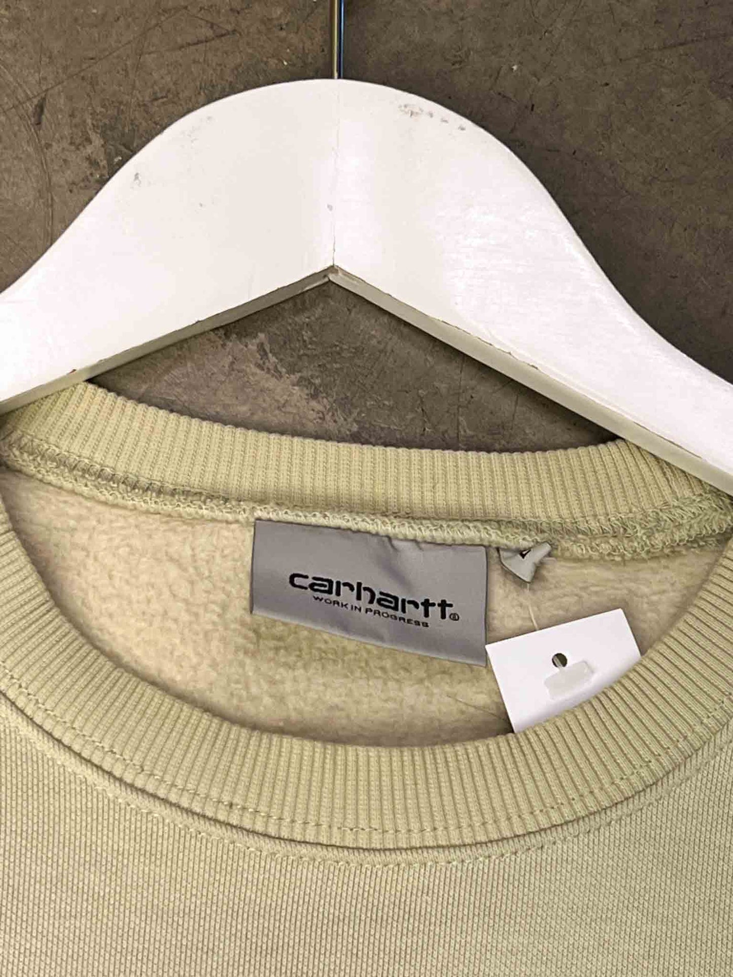 Size L | Carhartt WIP Cream Sweatshirt