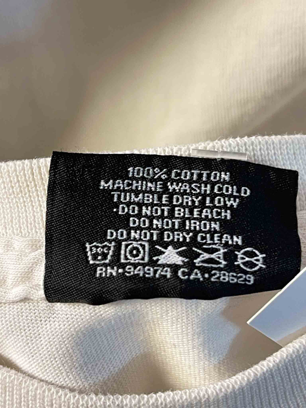 Size L | Stussy White Graphic T-shirt