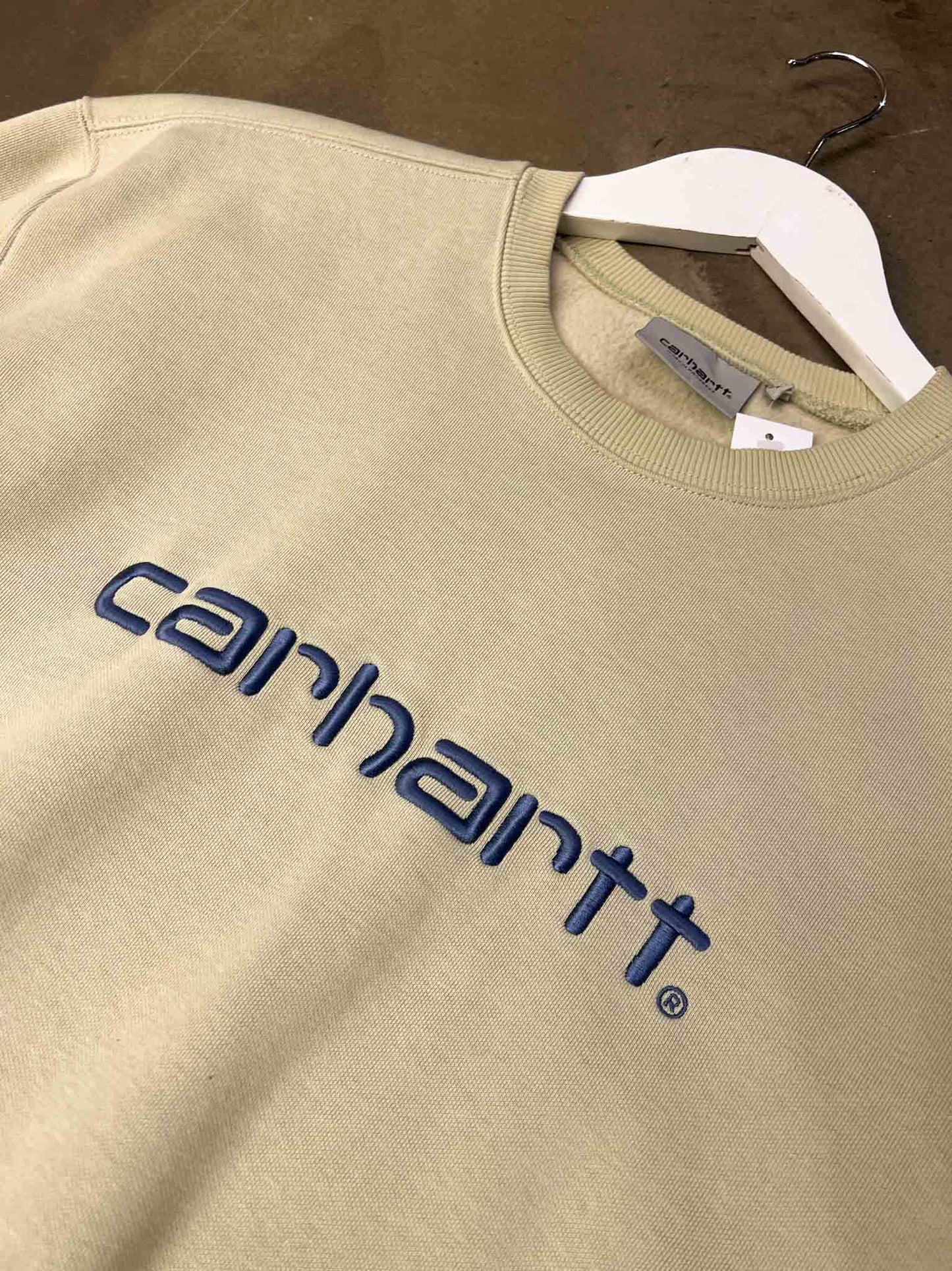 Size L | Carhartt WIP Cream Sweatshirt