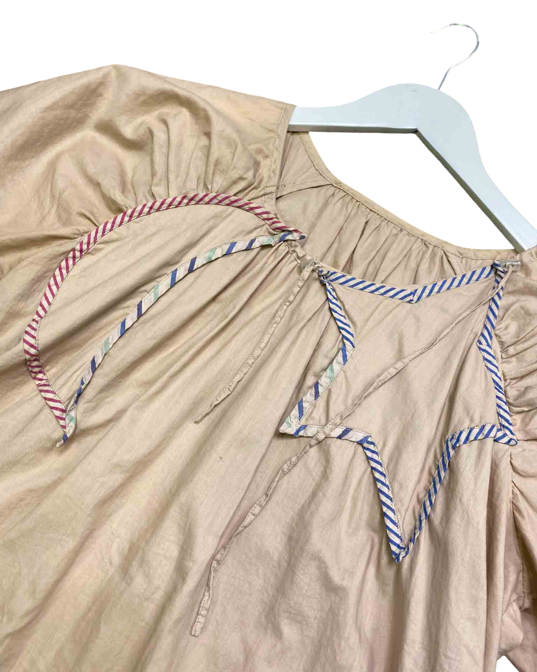 Size M | Tsumor Chisato Beige Top