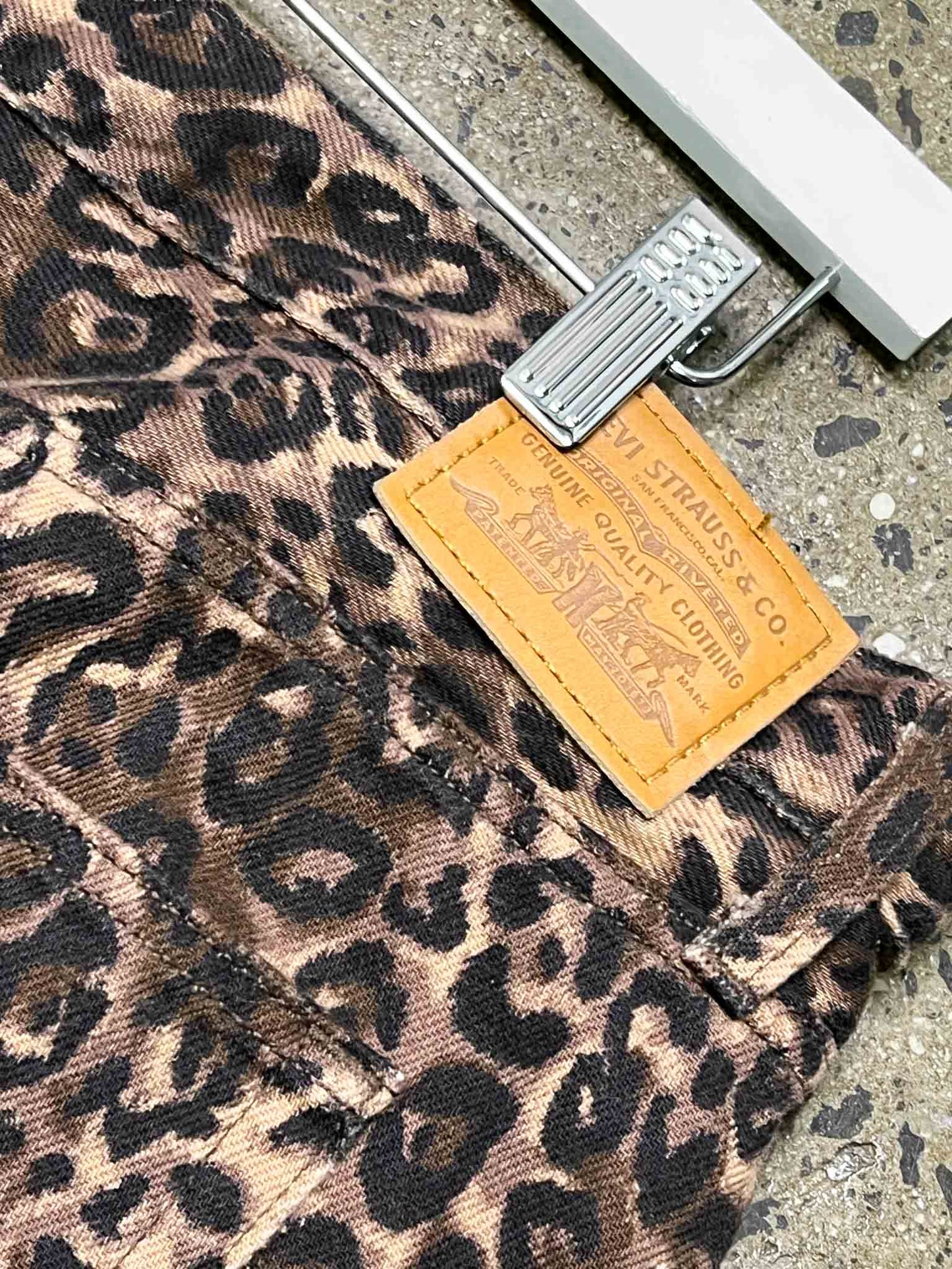 Size 34 | Levi's Cheetah Baggy Dad Jeans