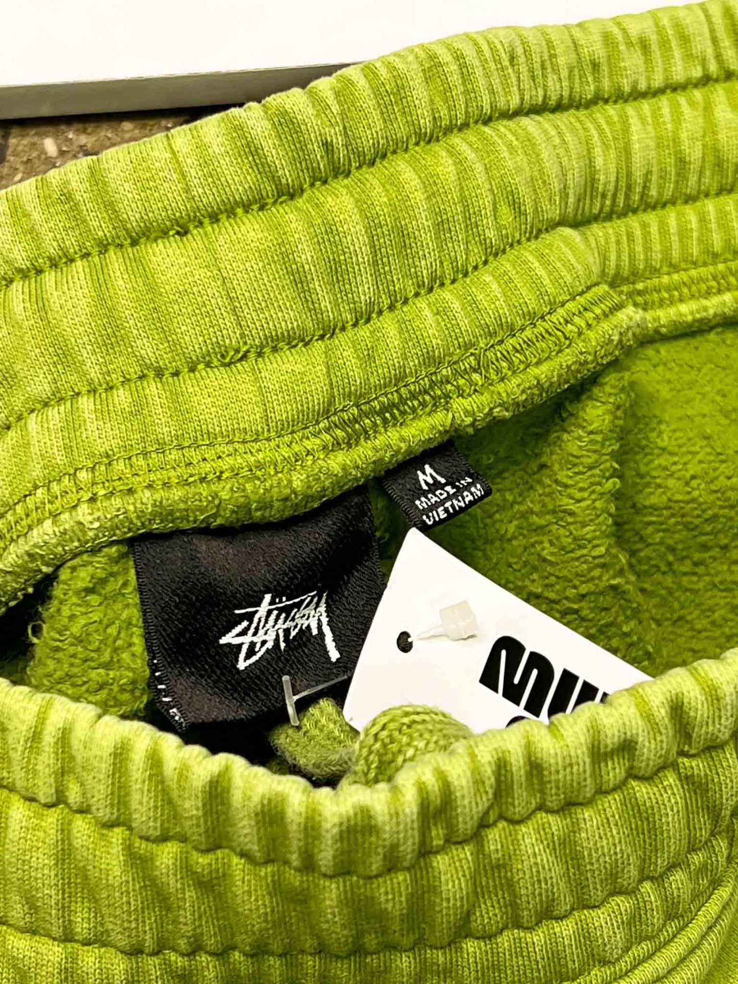 Size M | Stussy Green Dyed Designs Pants