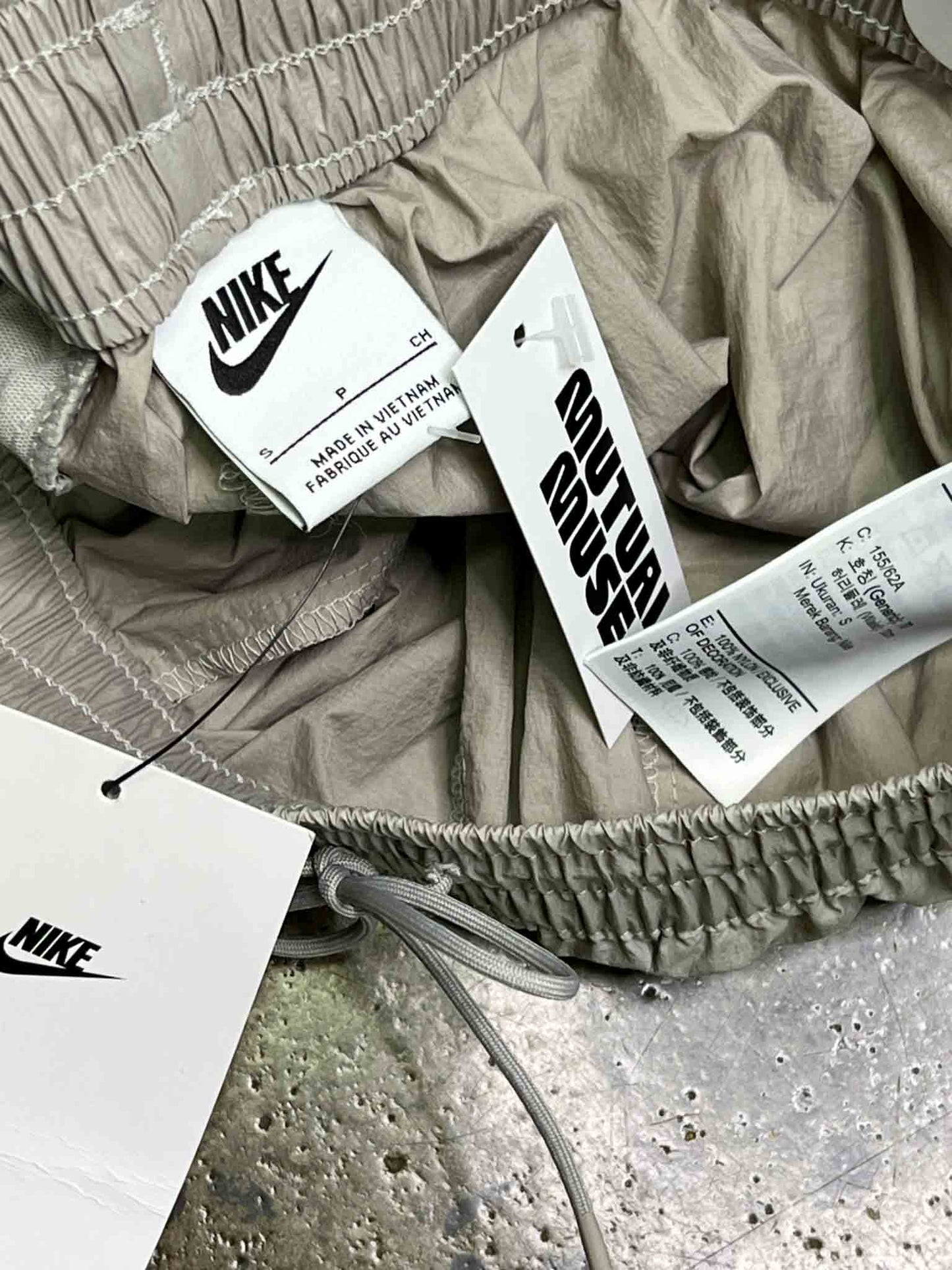 Size S | Nike Grey Parachute Pants NWT