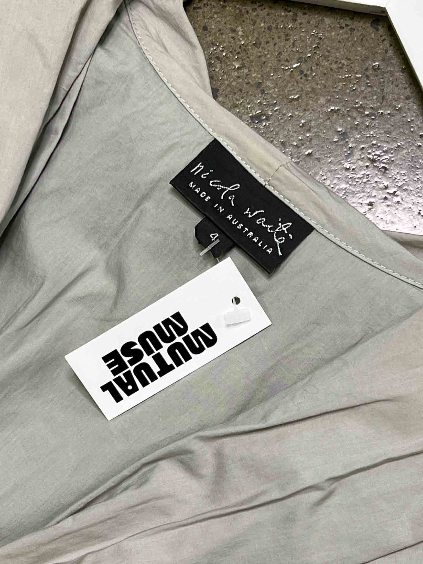 Size 4 (14) | Nicola Waite Grey/Green Textured Top