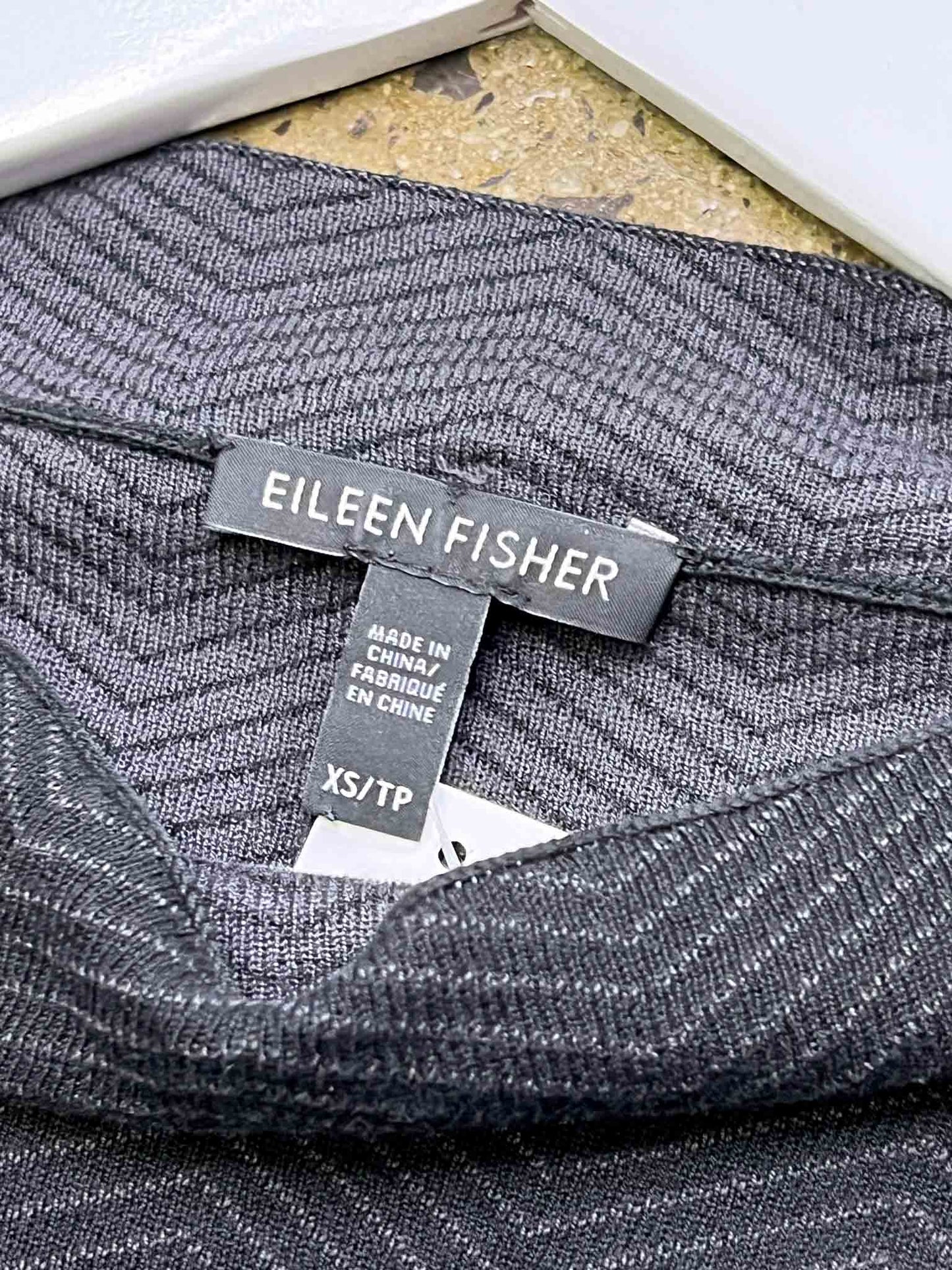 Size XS | Eileen Fisher Silk/ Organic Cotton Zig Zag Top