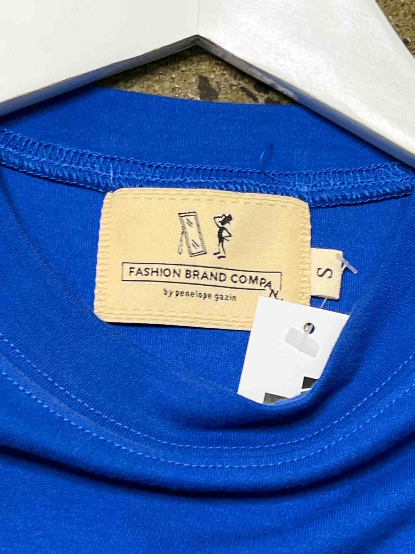 Size S | Fashion Brand Company Rainbow T-shirt