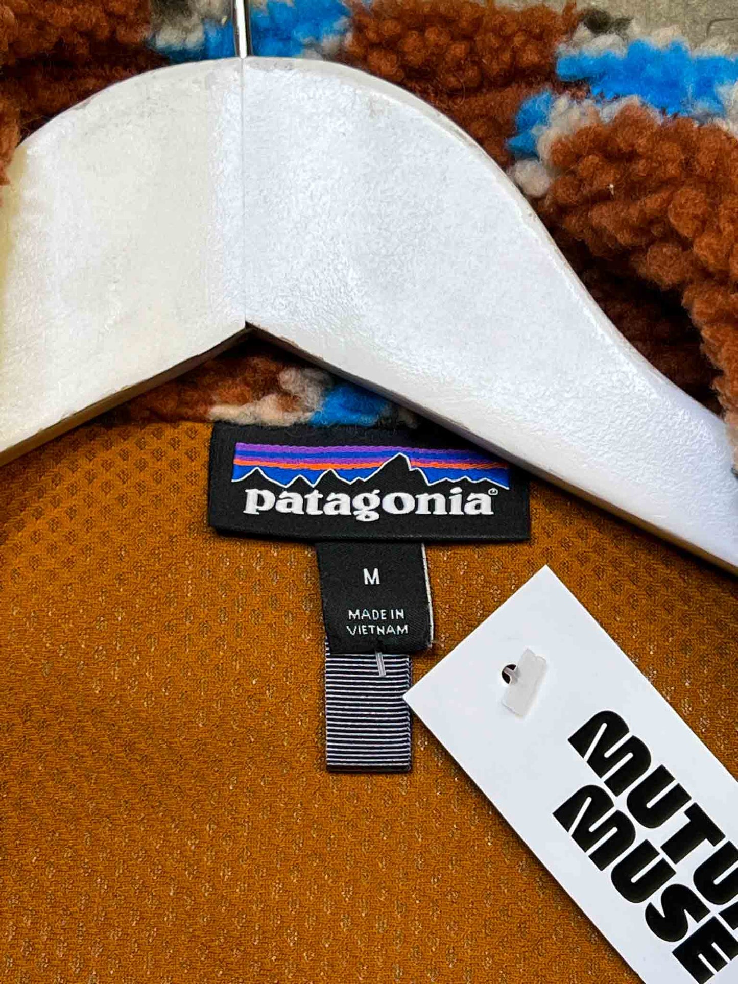 Size M | Patagonia Take Root Retro Jacket