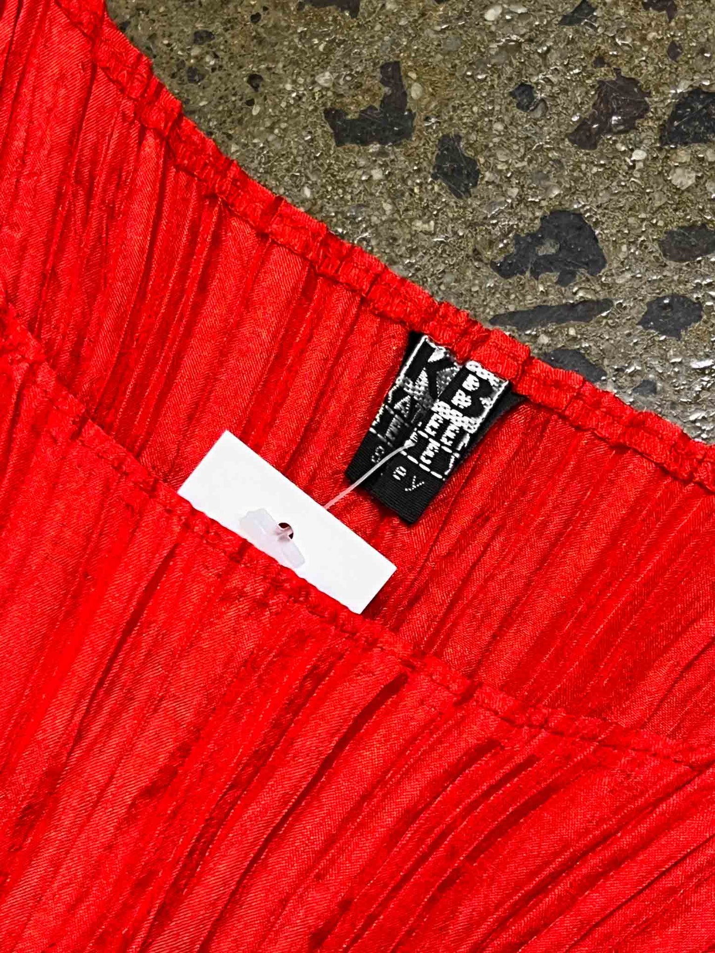 Size M | Kathleen Berney Red Pleated Tank Top