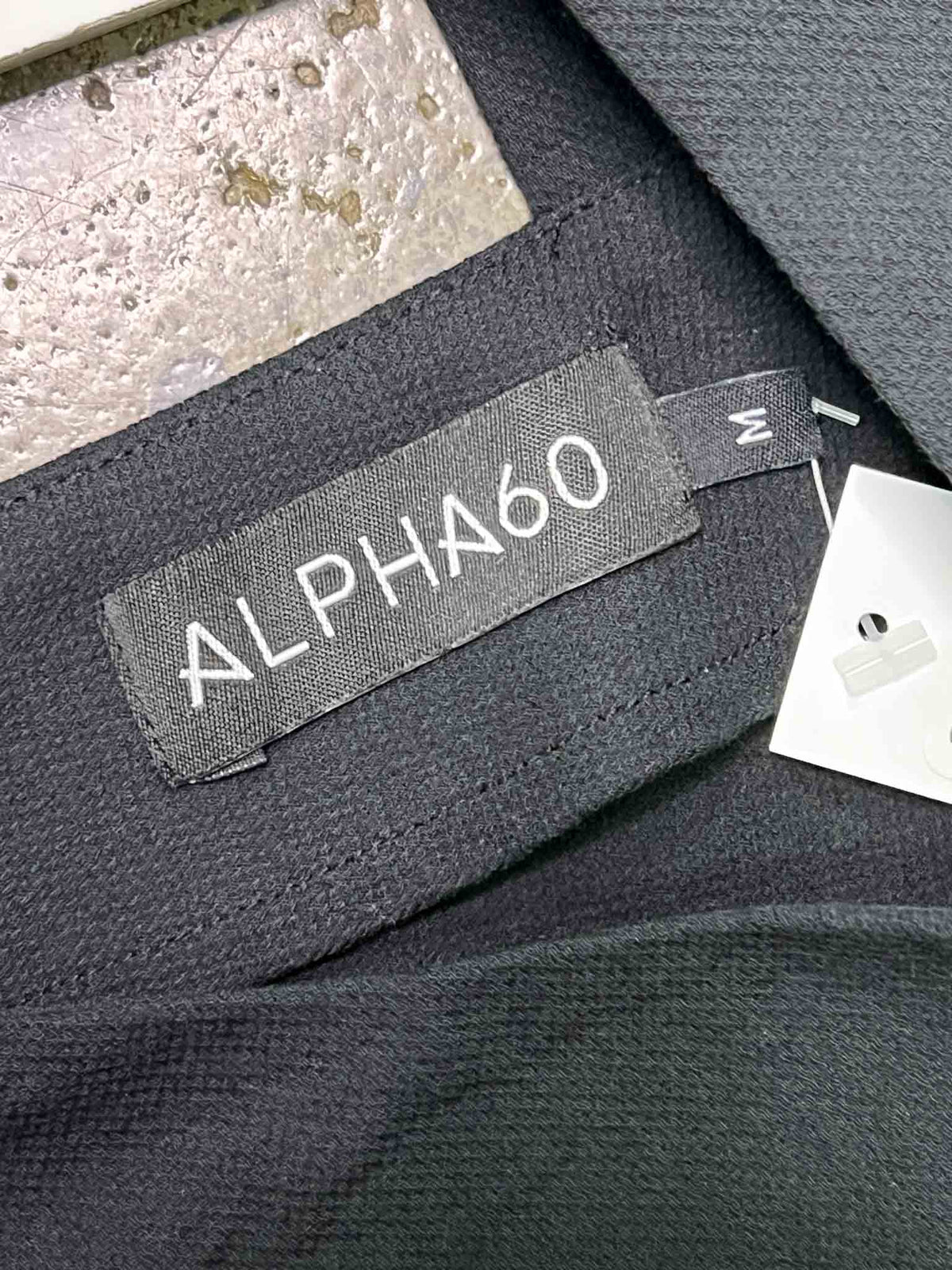 Size M | Alpha60 Off Shoulder Top