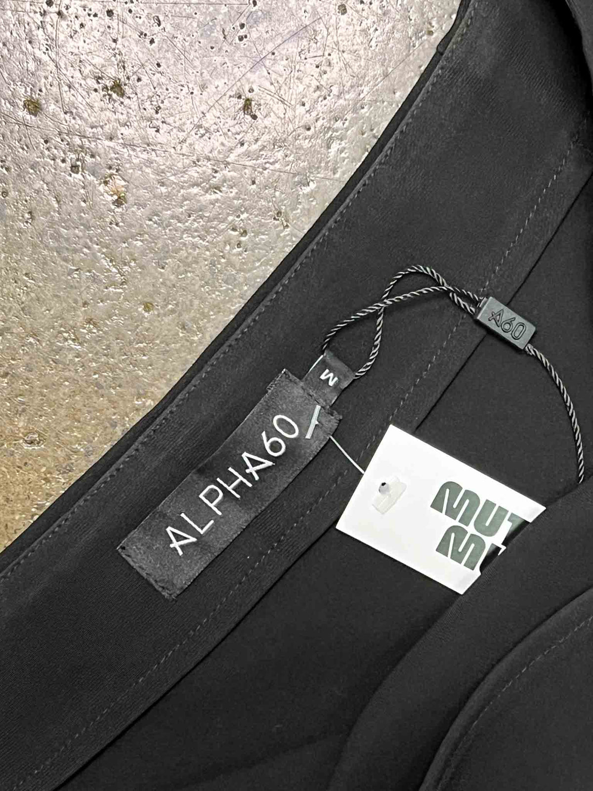 Size M |  Alpha60 Stevie Knee Length Skirt