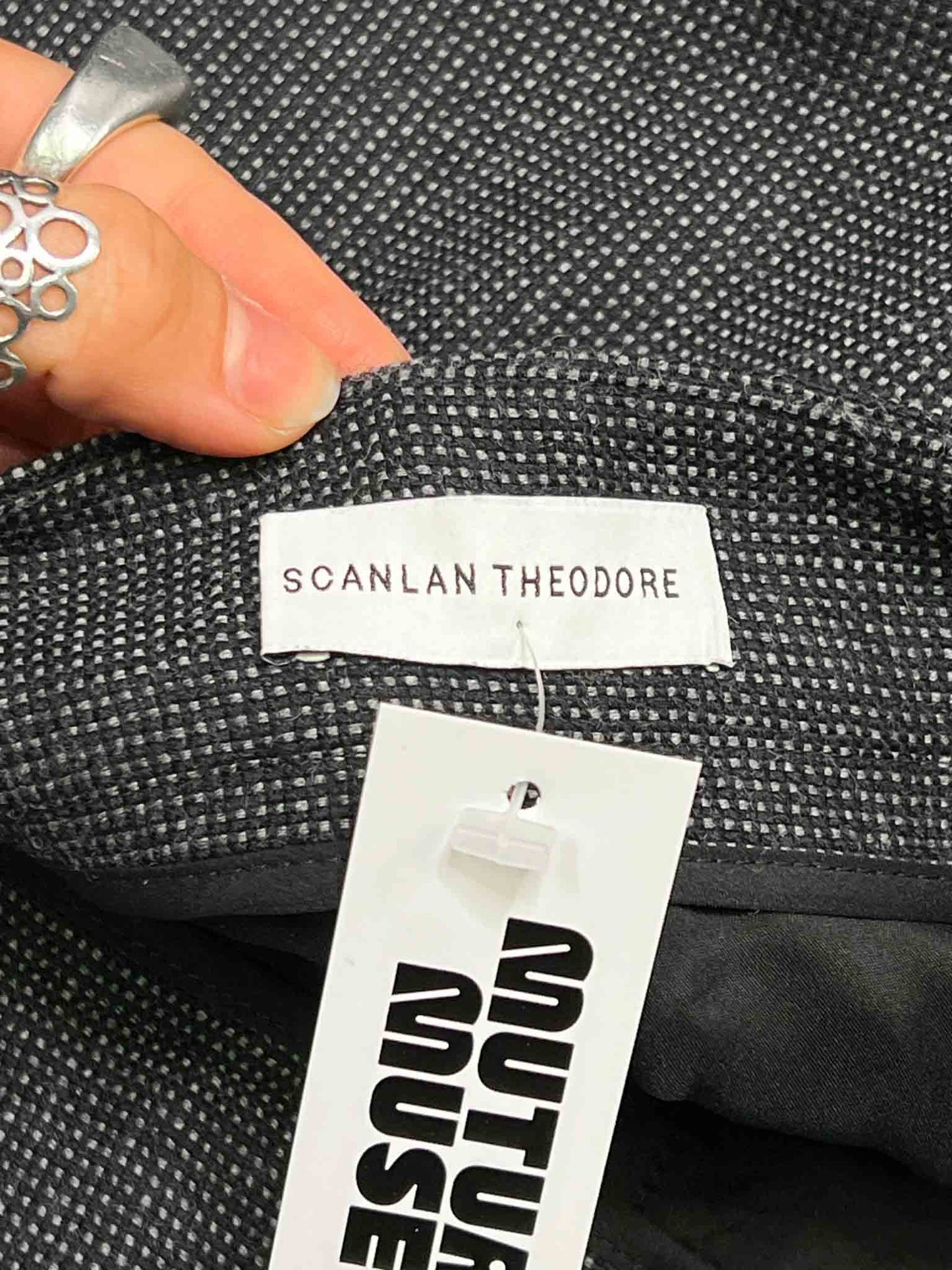 Size XS (6) | Scanlan Theodore Wool Blend Tapered Pants