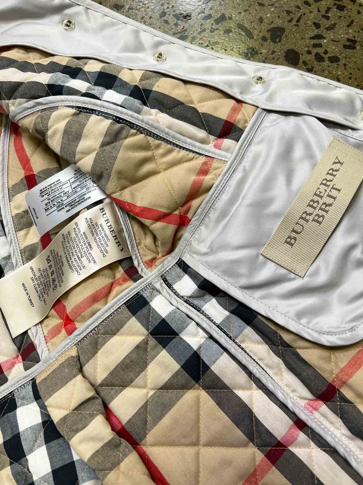Size S | Burberry Grey Fitted Quilted Jacket