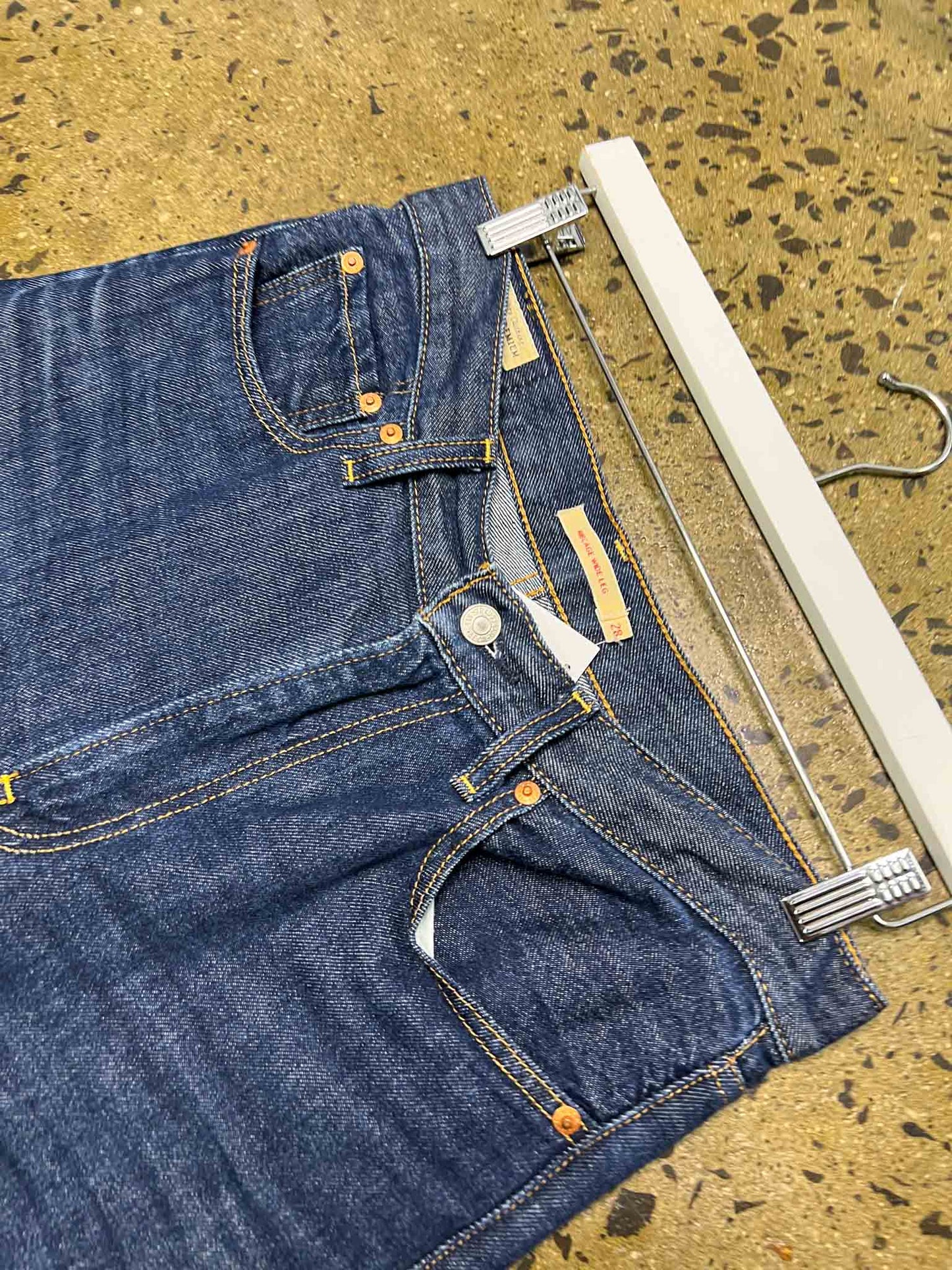 Size 28 | Levi's Ribcage Wide-Leg Jeans