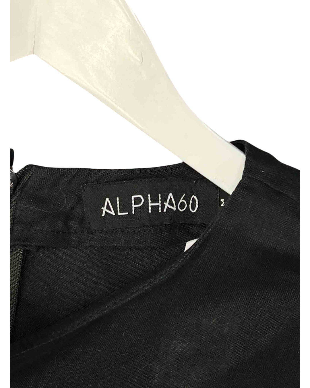 Size M | Alpha60 Black Linen Top