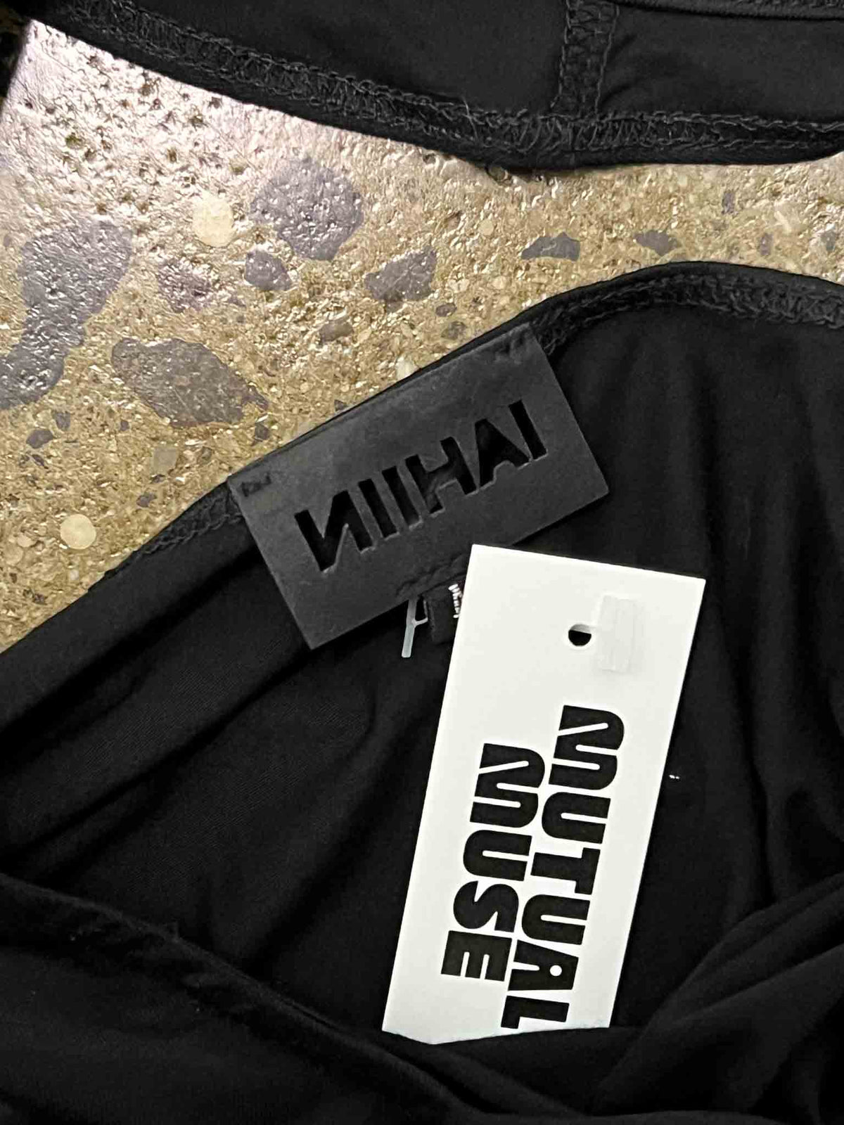 Size M | Nihai Black Halter Top
